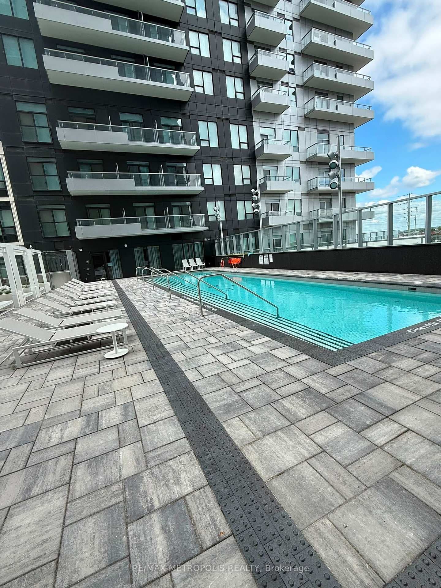 21 Meadowvale Road Unit 220 photo 14