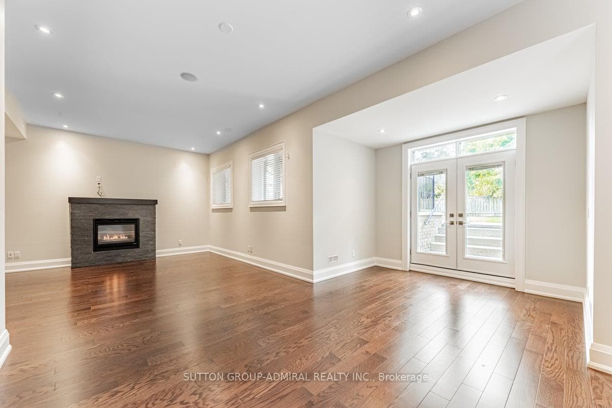 240 Florence Avenue photo 38