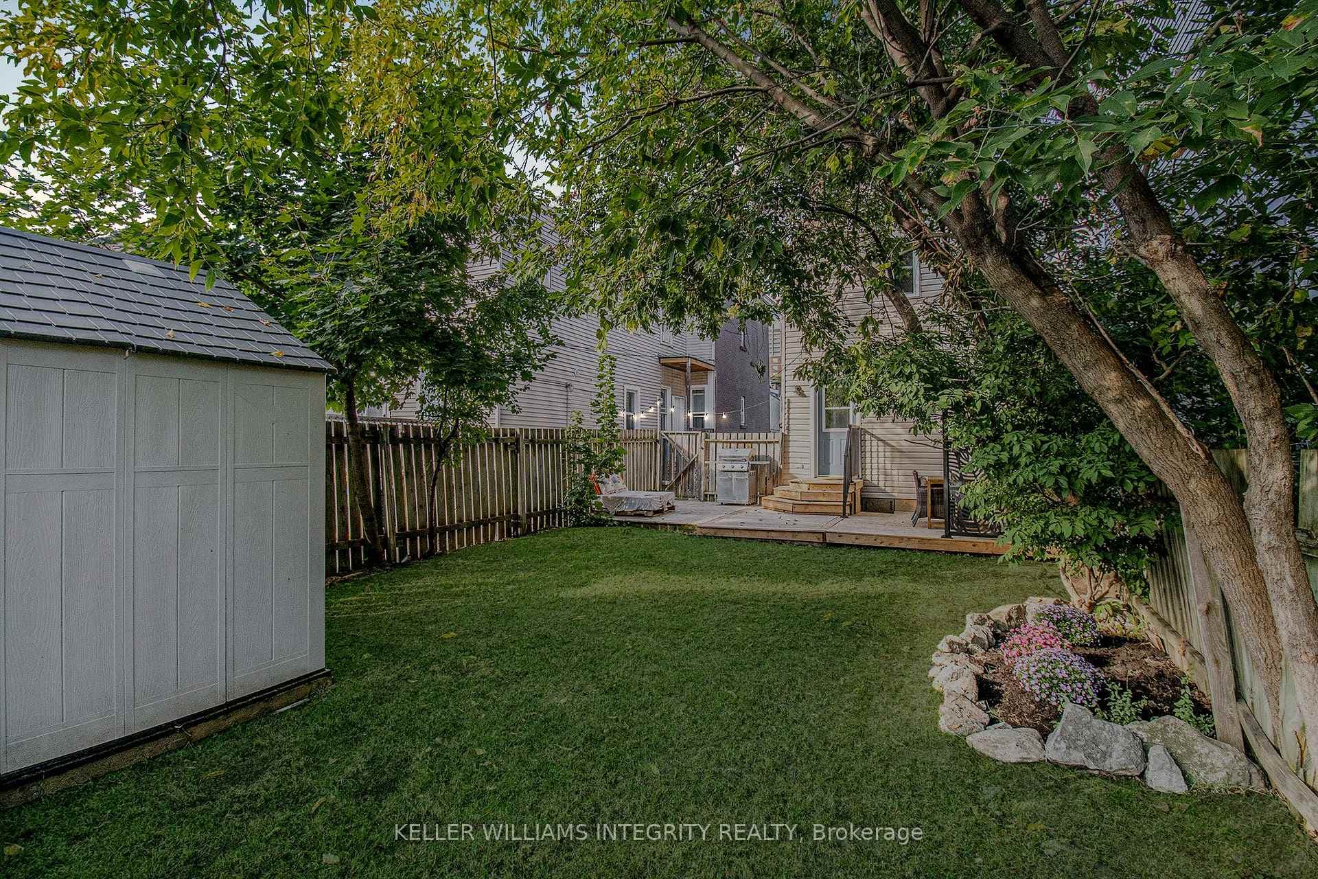 111 Carruthers Avenue photo 48