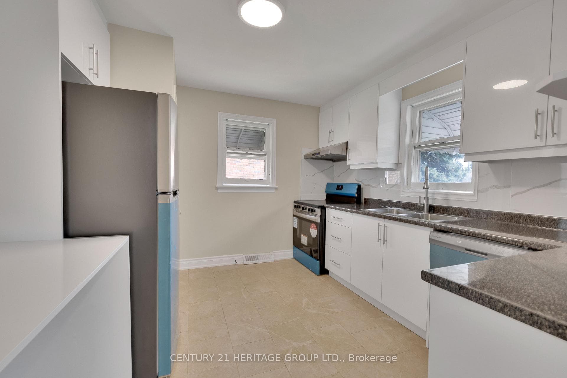 3768 Myrtle Avenue photo 8