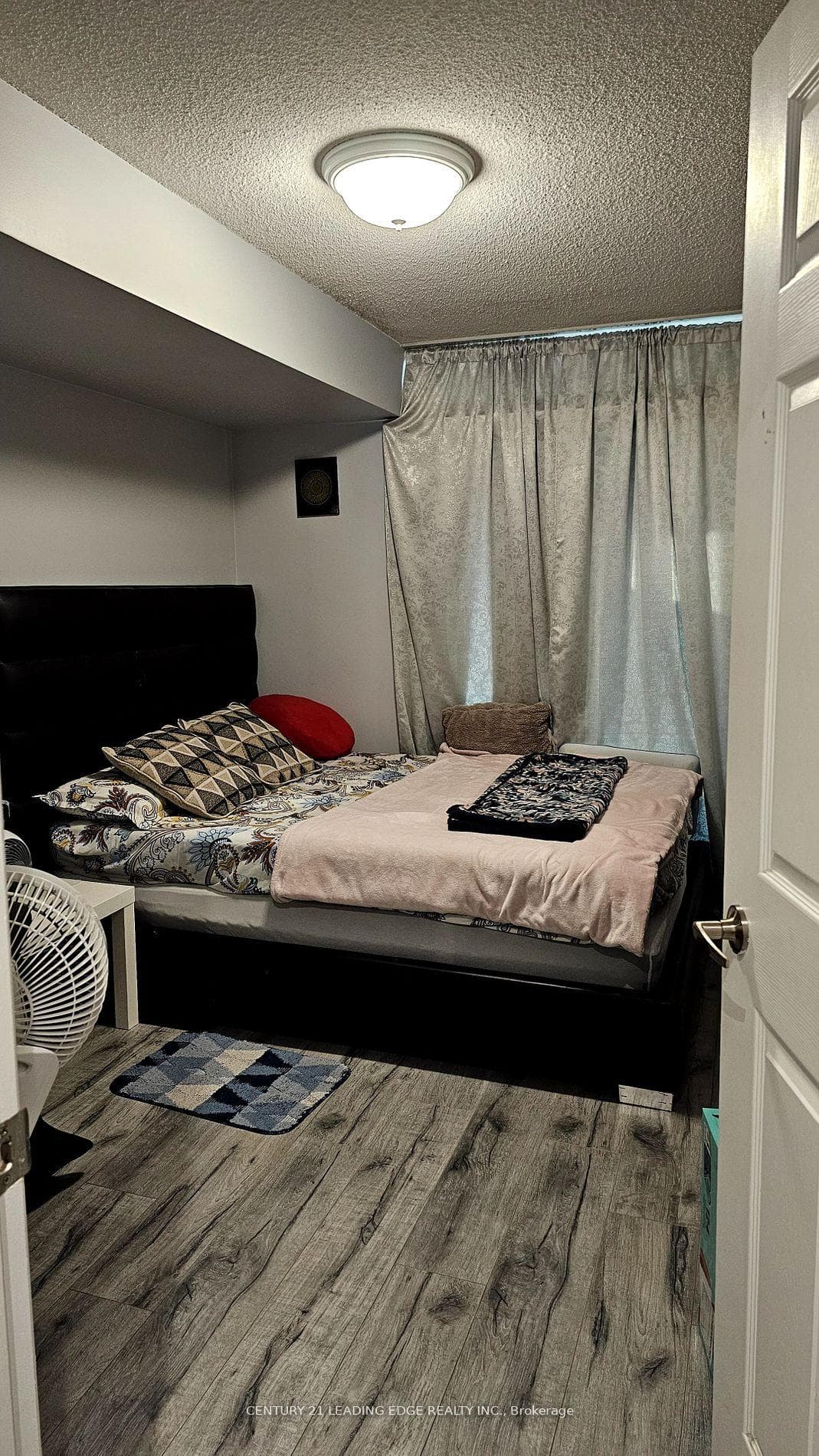 335 Rathburn Road Unit 1501 photo 5