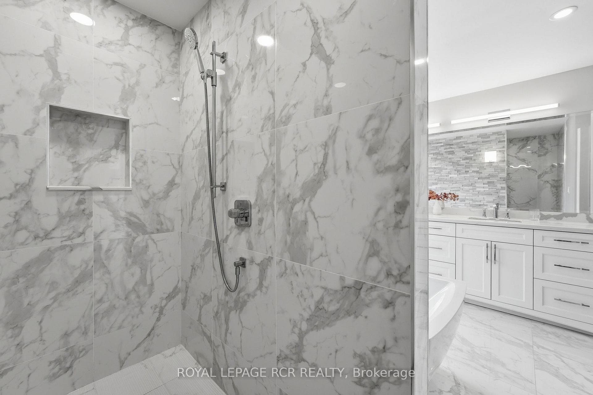 87 McClure Drive photo 27