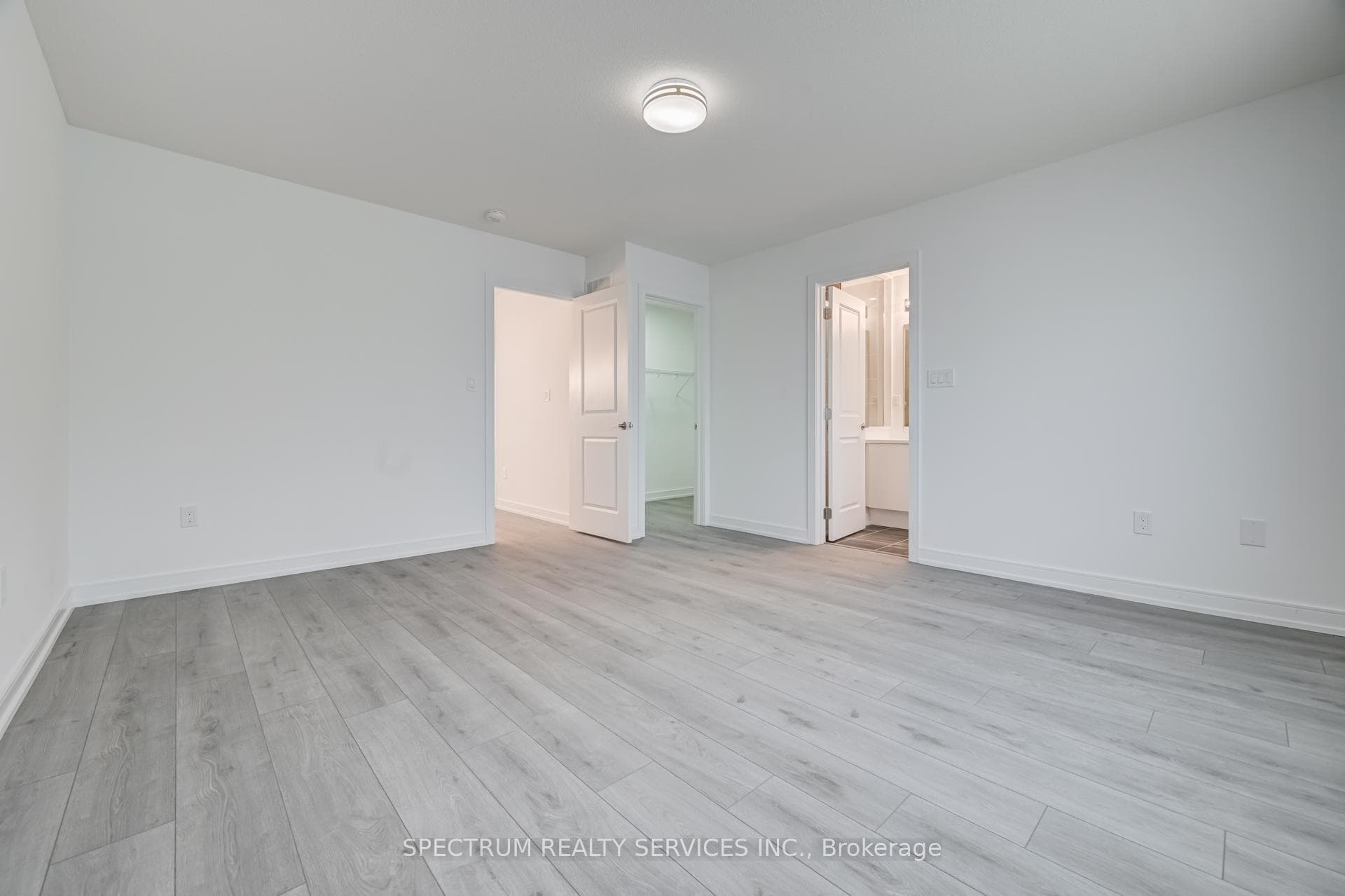 146 Blue Forest Crescent photo 30