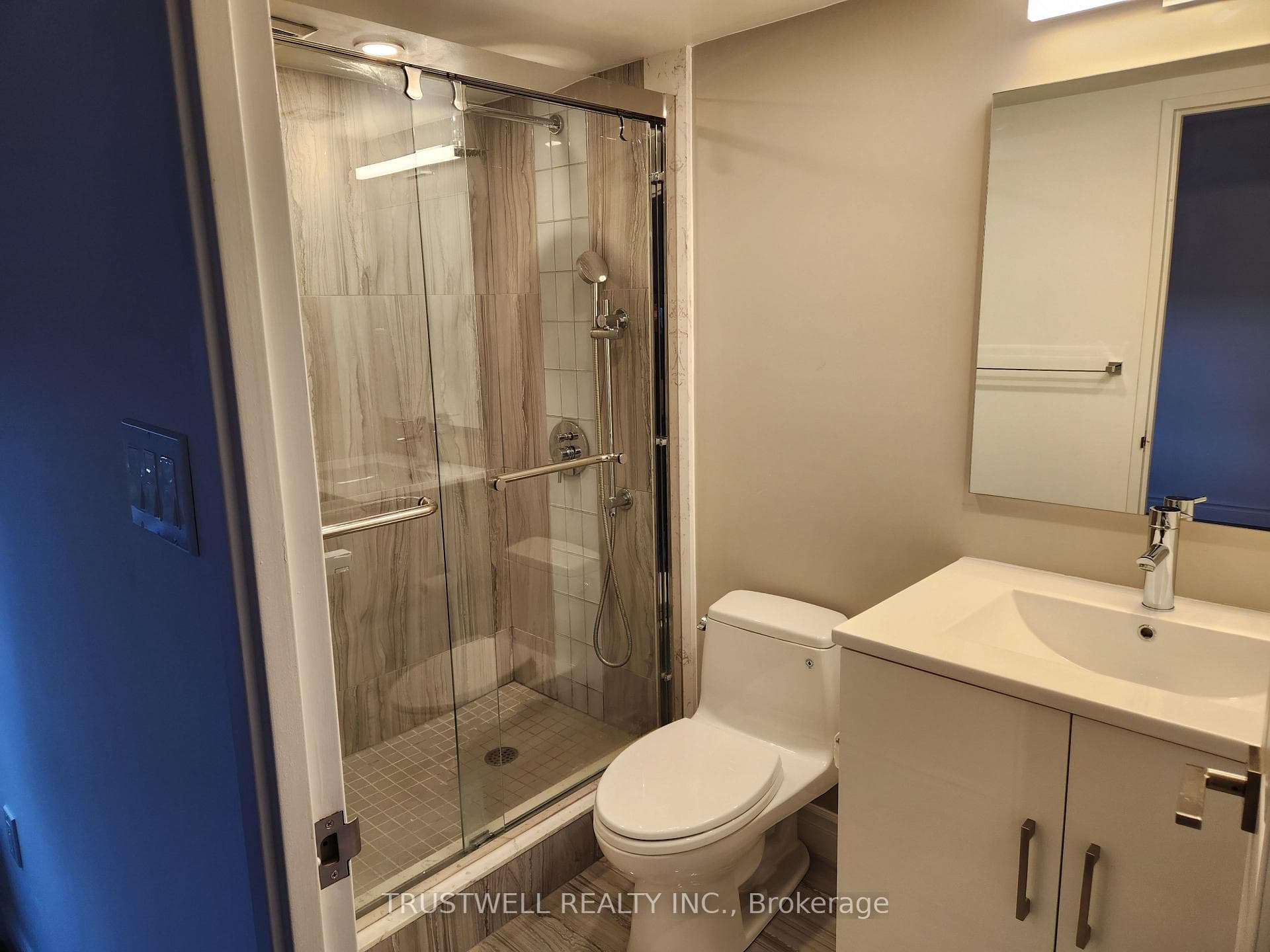 65 Skymark Drive Unit 1706 photo 16