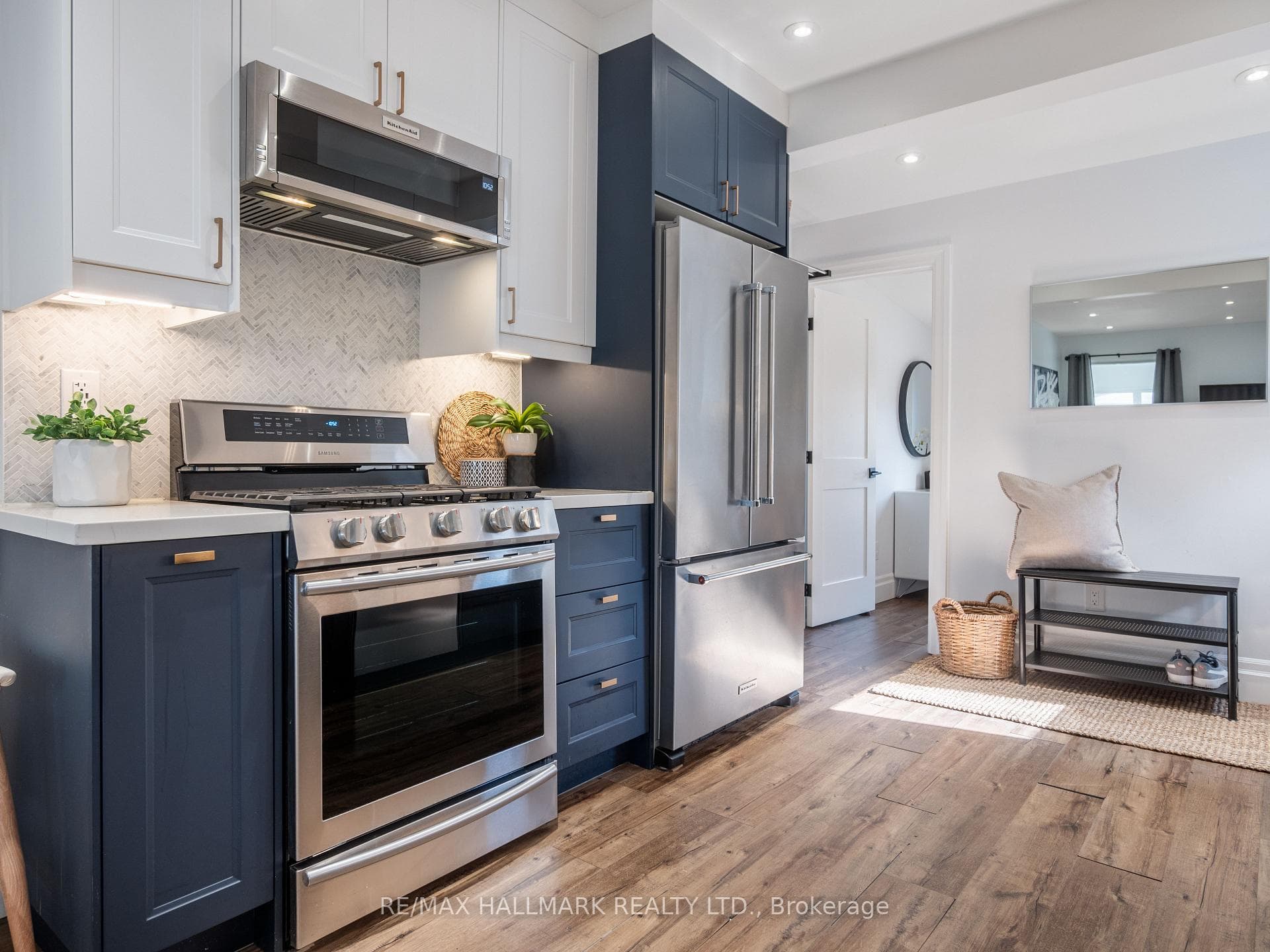 159 Silverthorn Avenue photo 13