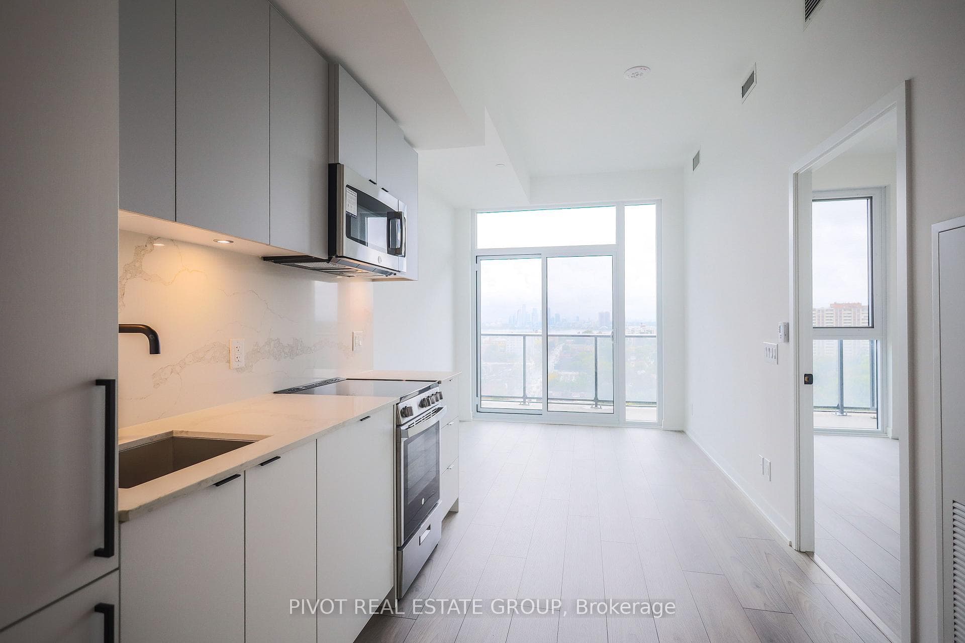 285 Dufferin Street Unit 1406 photo 1