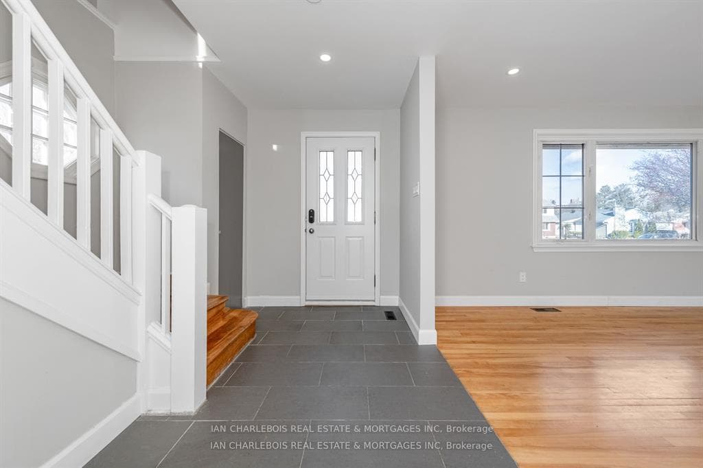 810 Smyth Road Unit B photo 2