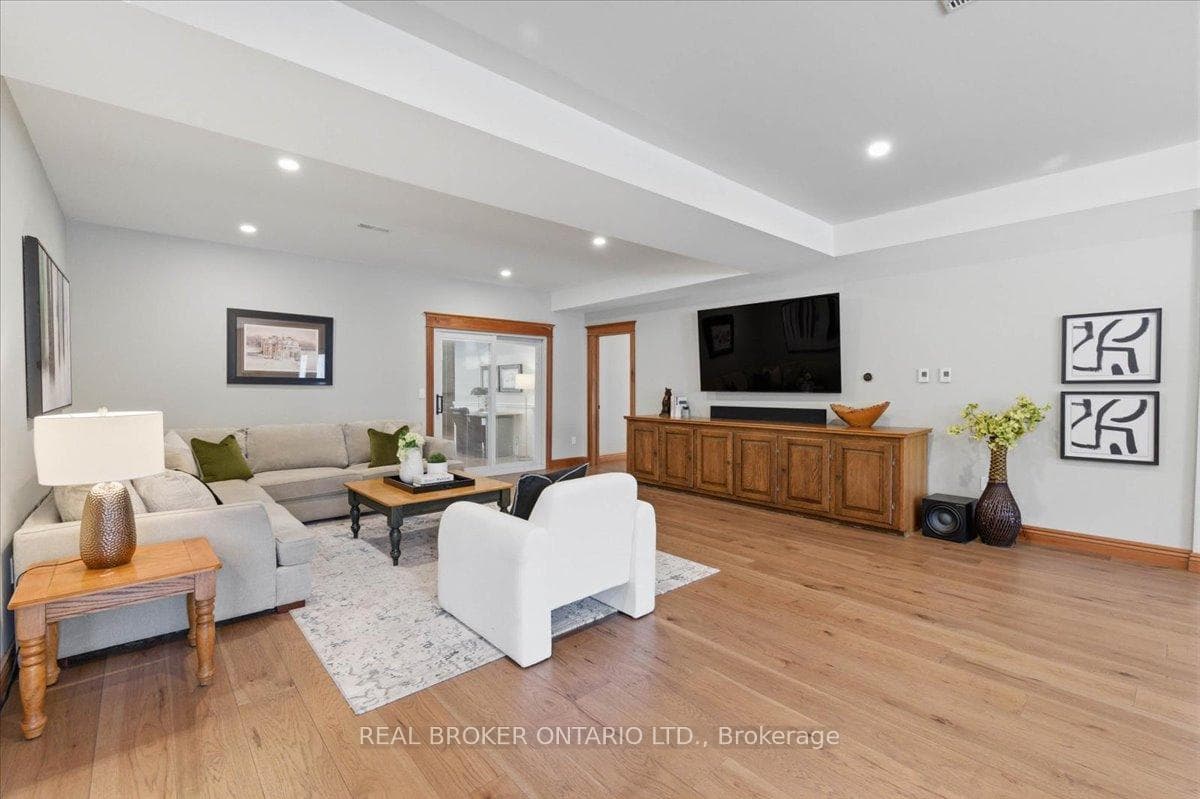 4589 WATSON Road photo 16
