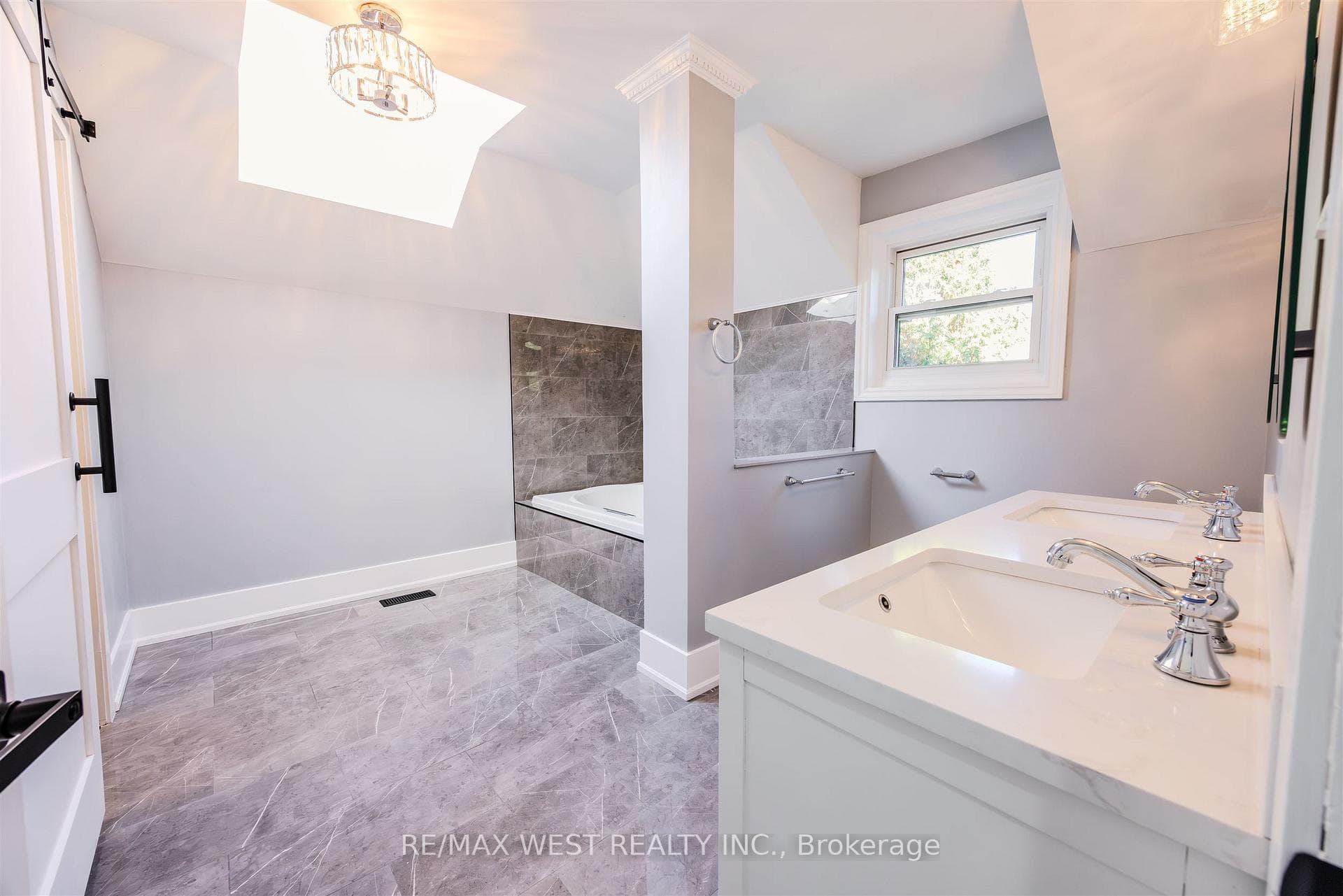 12 Tredvalley Grove photo 25