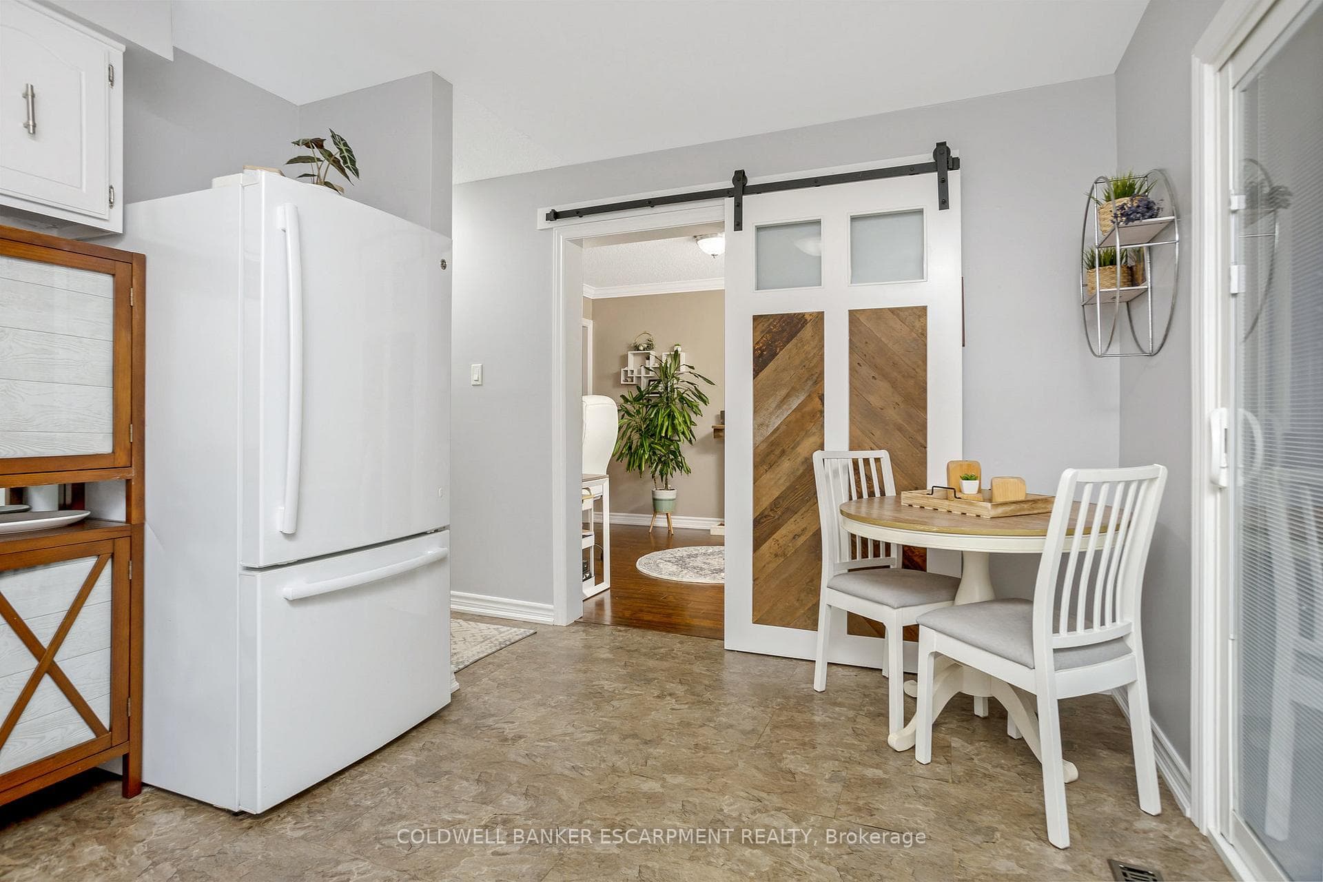 264 McDonald Boulevard photo 11