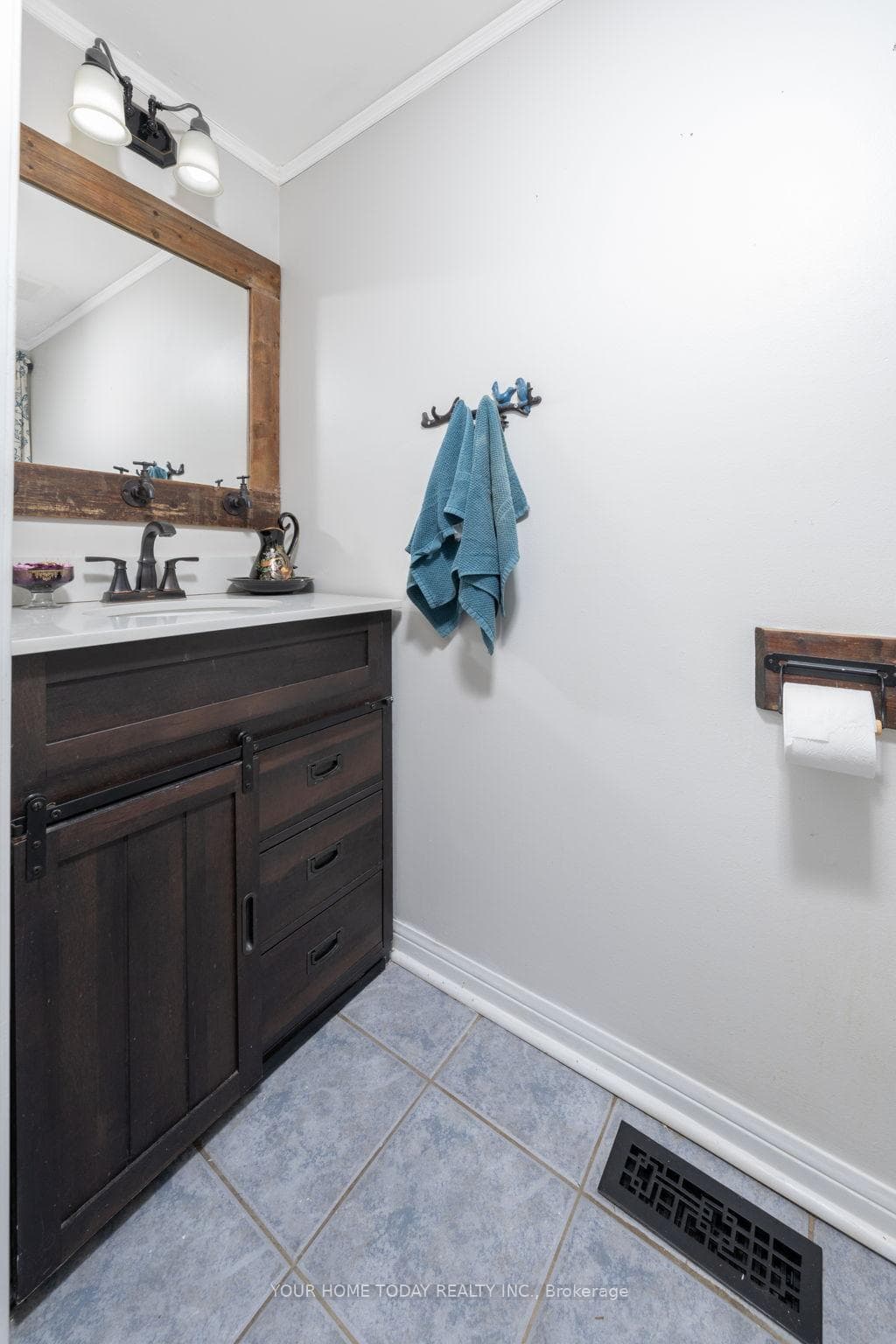 828 Gazley Circle photo 10