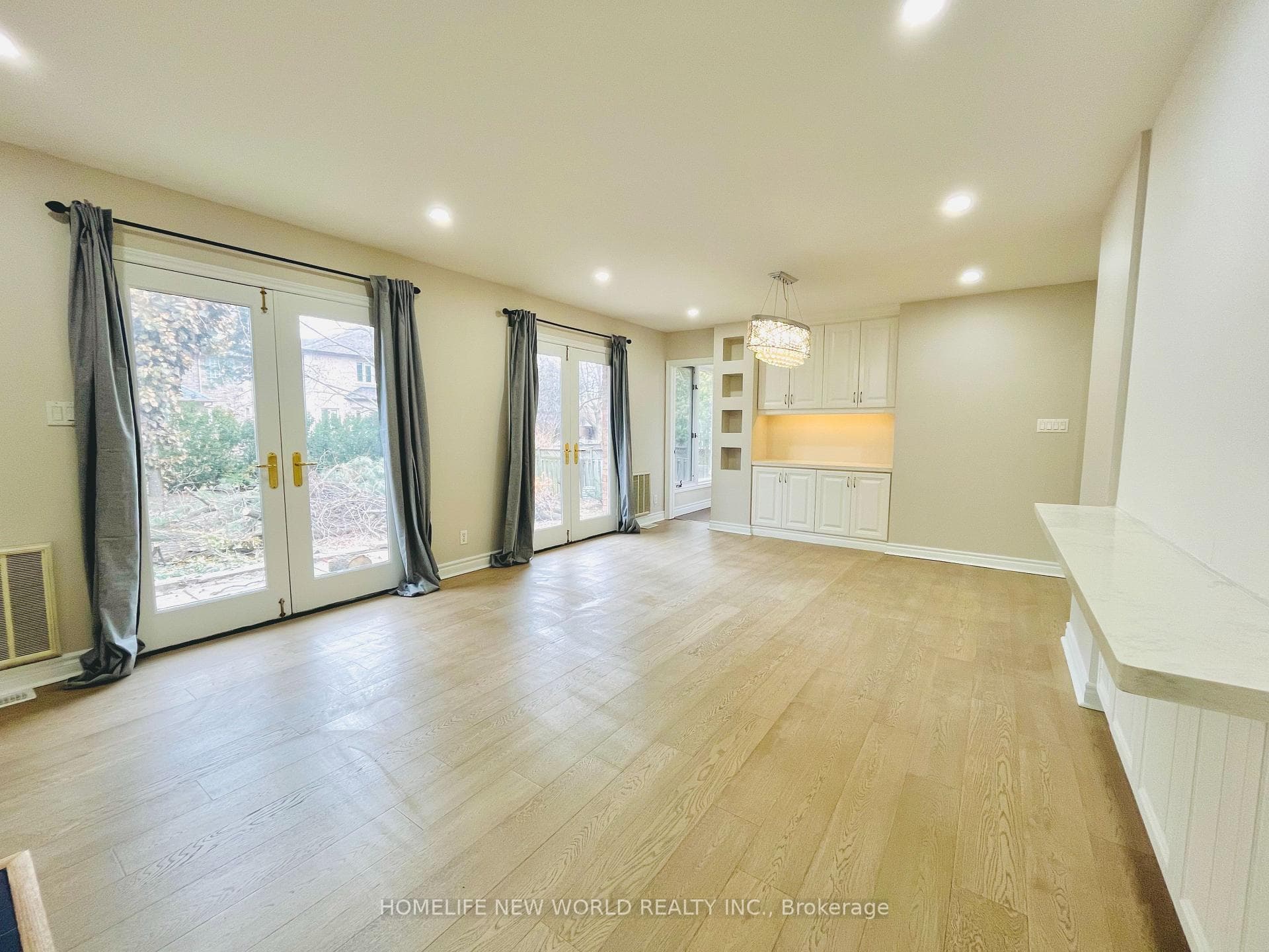 298 EMPRESS Avenue Unit GROUND photo 17