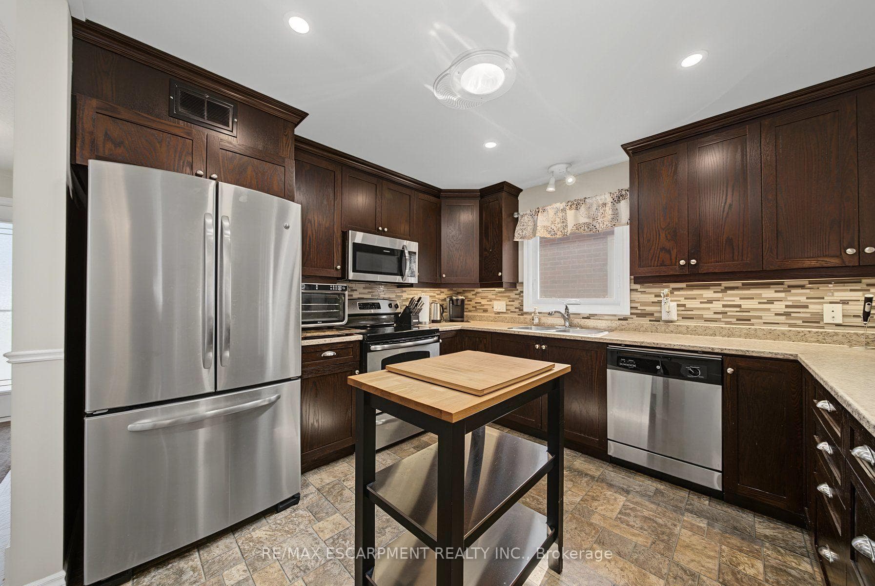 3913 Primrose Lane photo 11