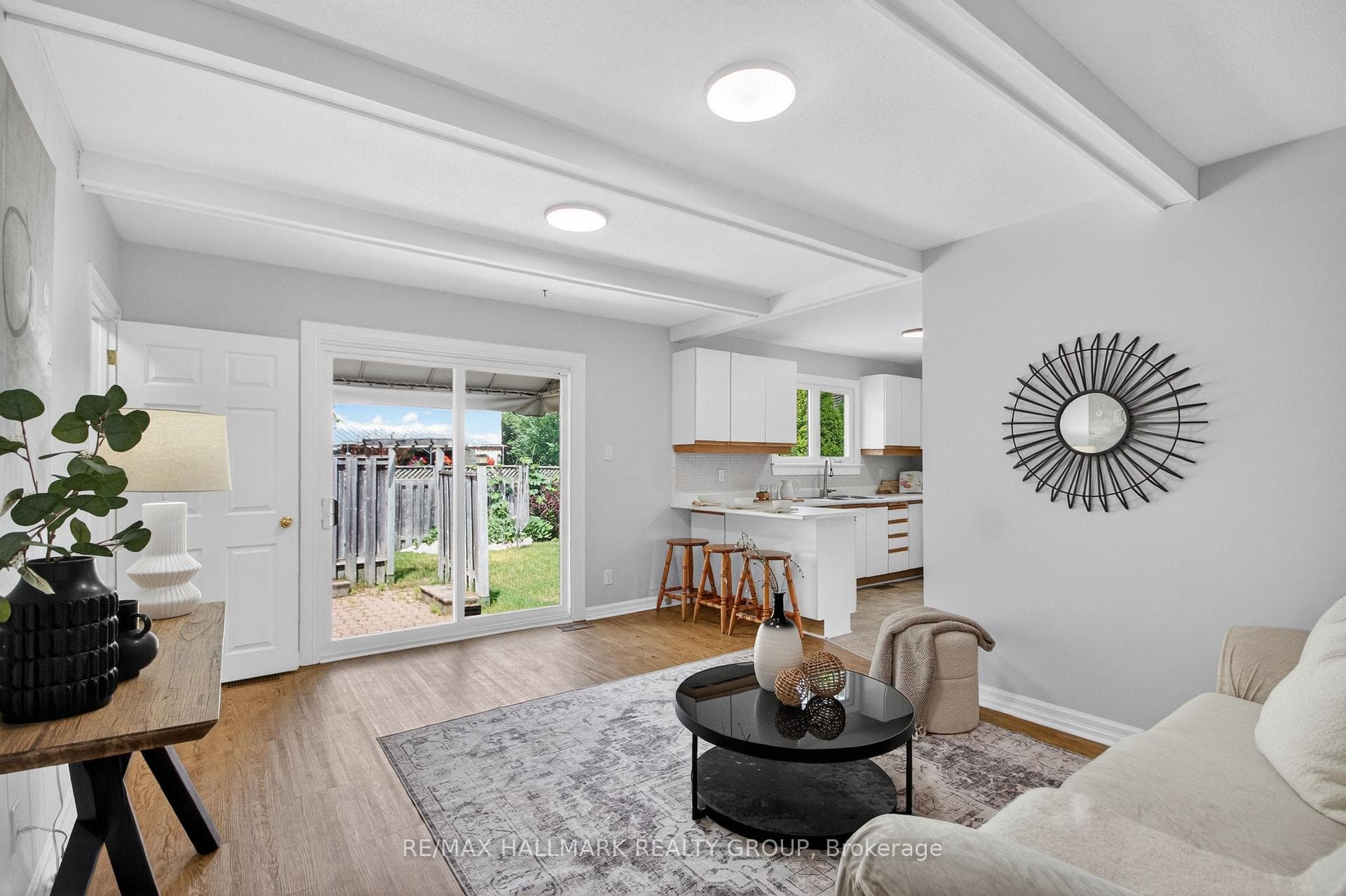 37 Parkwood Crescent photo 15