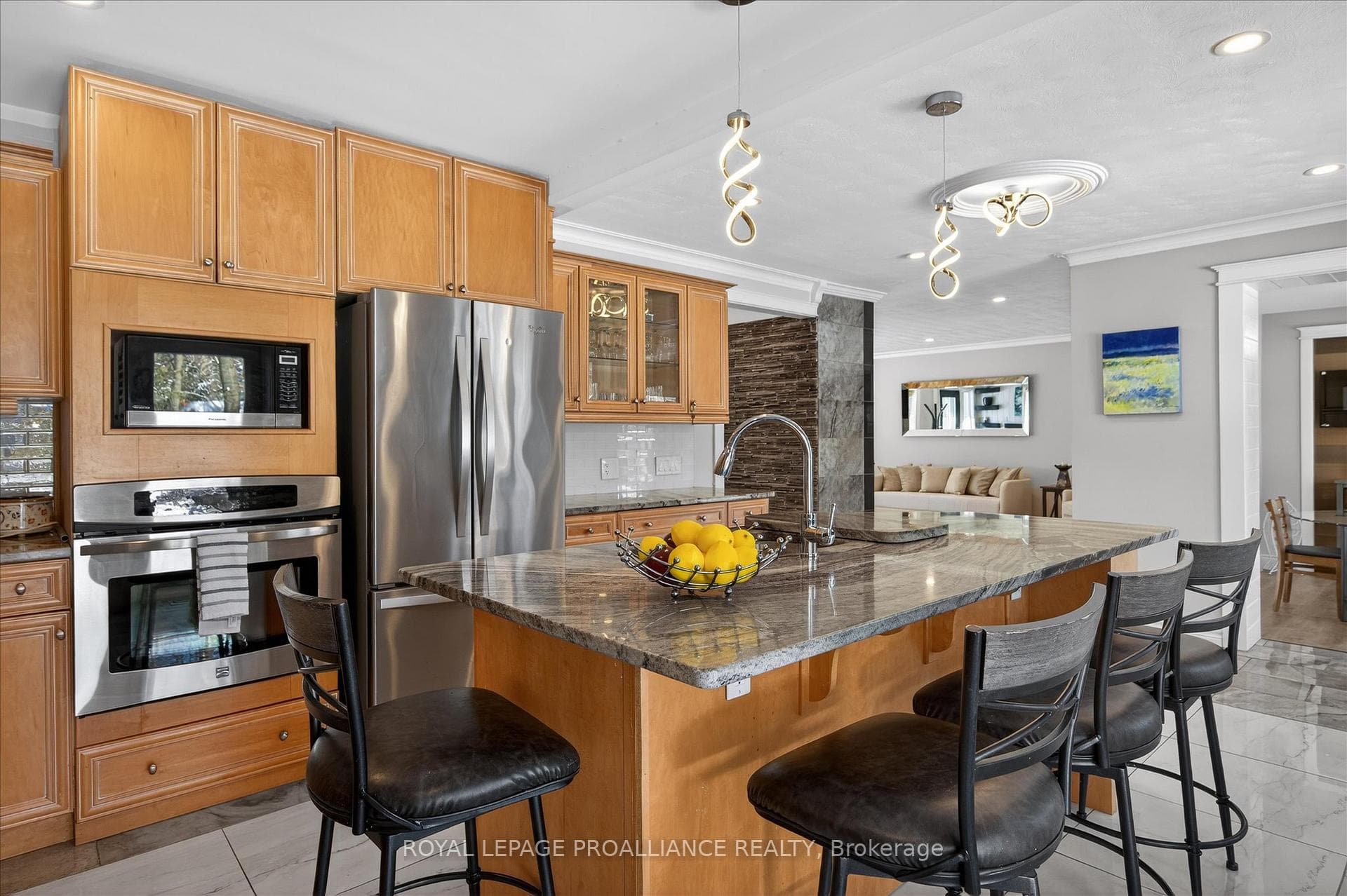 960 Weller Street photo 9