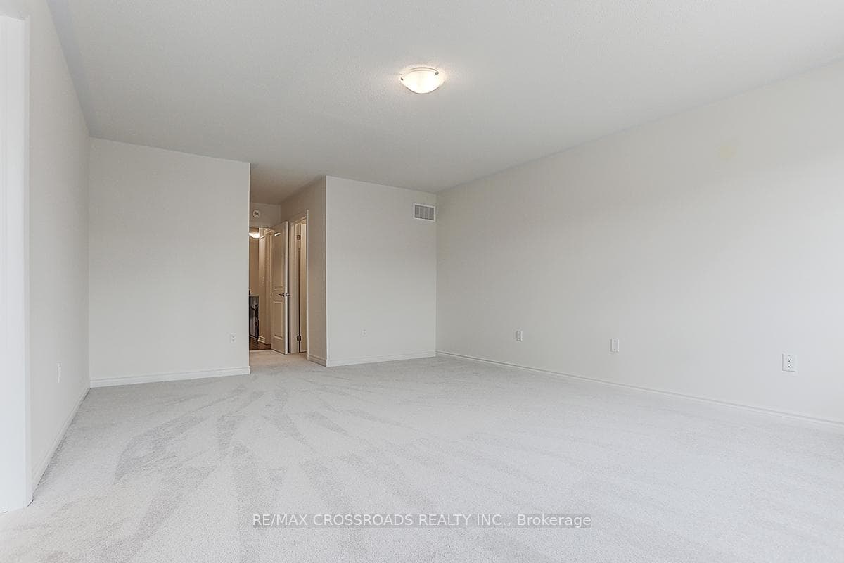 53 Velvet Drive photo 40