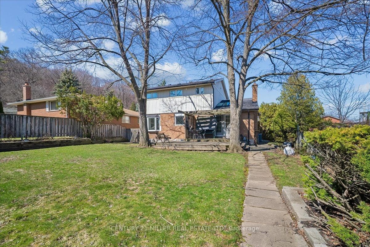5 Cortina Crescent photo 23