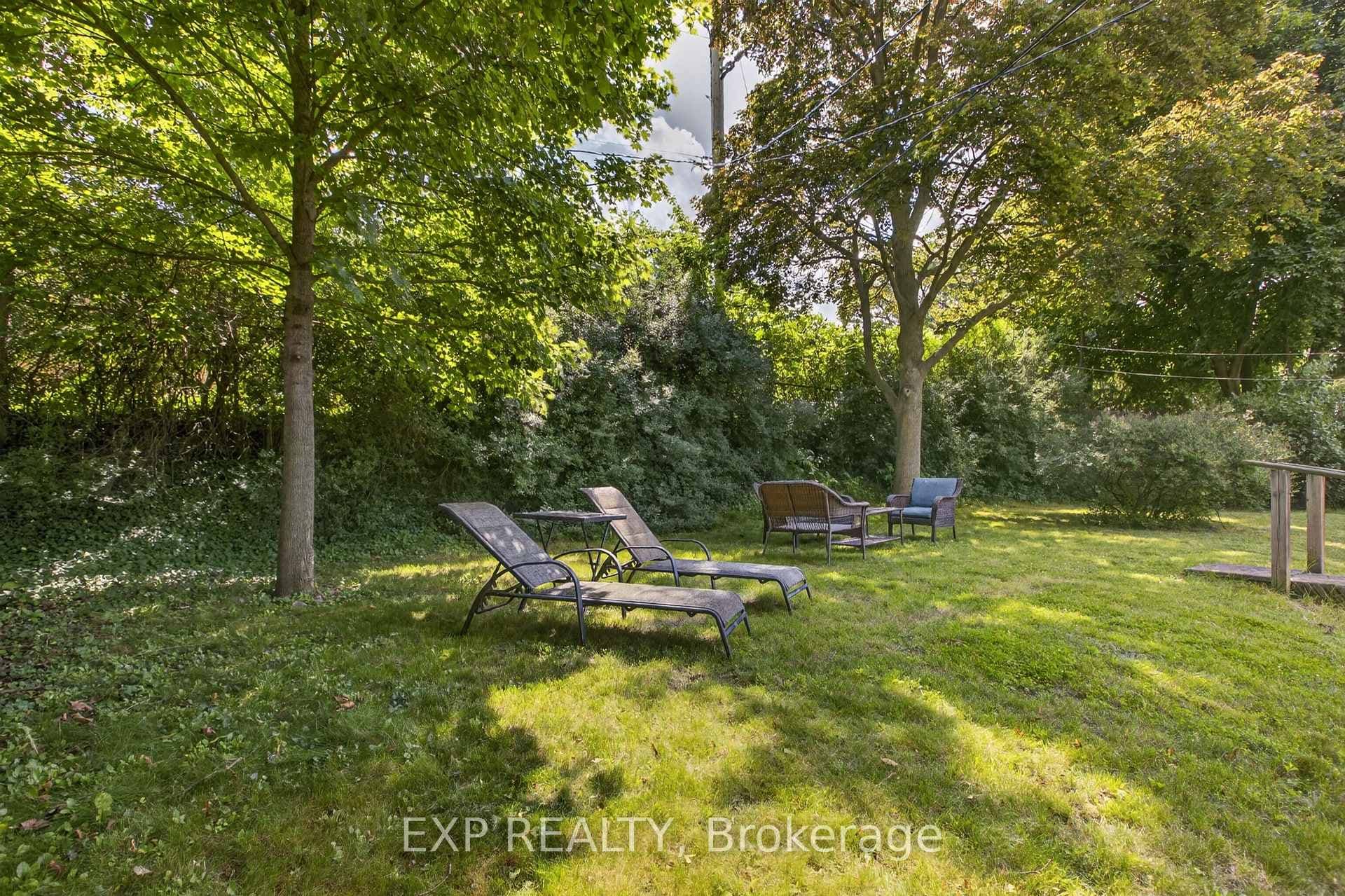 531 Philip Crescent photo 46