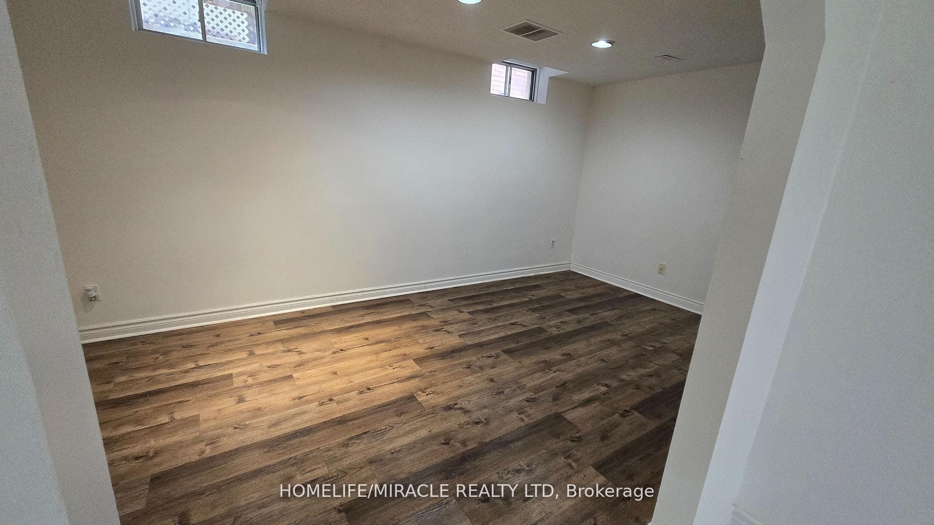 26 Brushwood Crescent photo 2