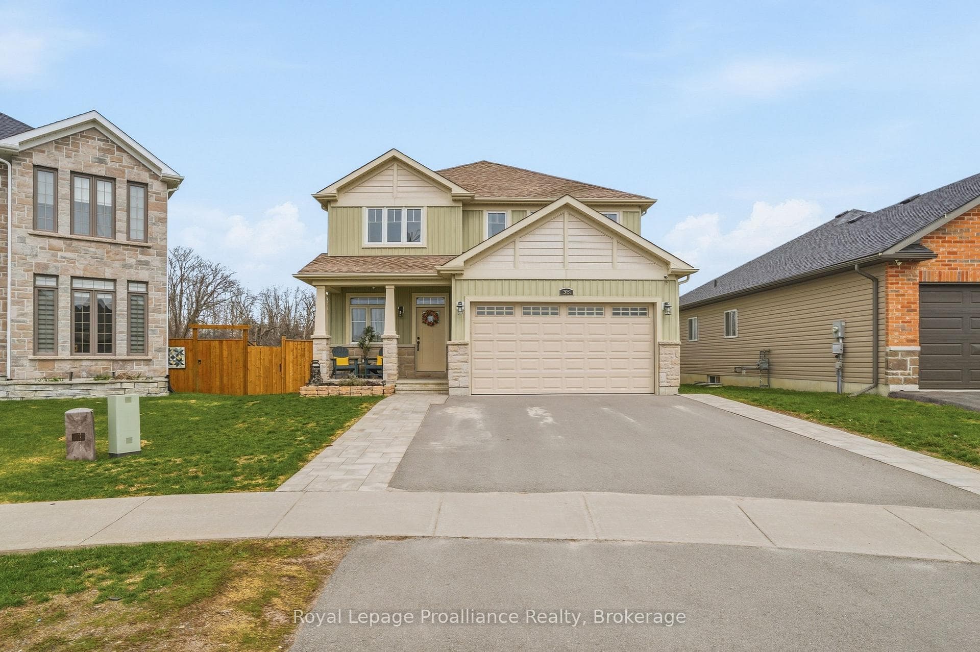 38 Redwood Drive photo 1