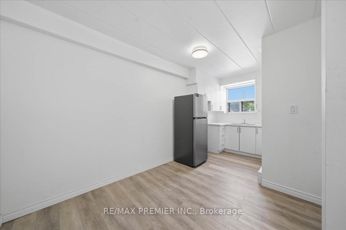 280 Weir Street photo 8