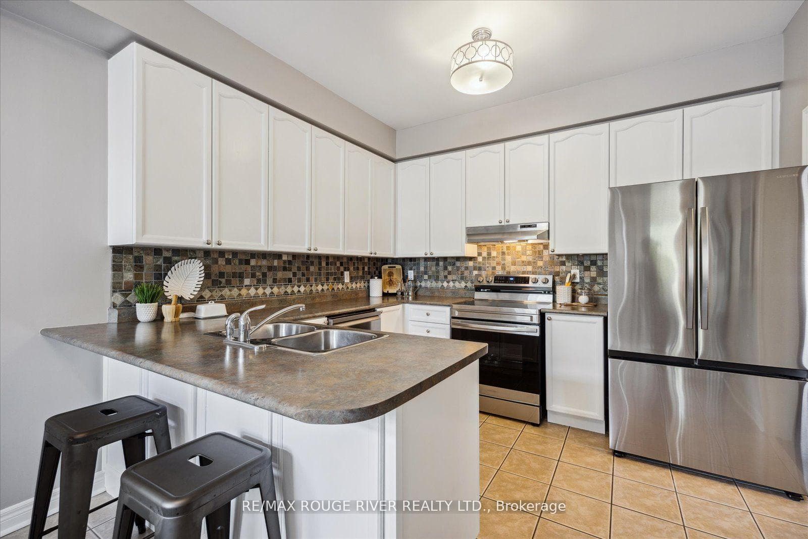 98 Tunney Place photo 11