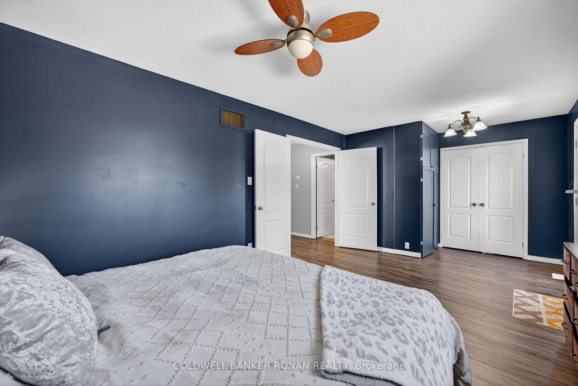 60 Wallace Street photo 22