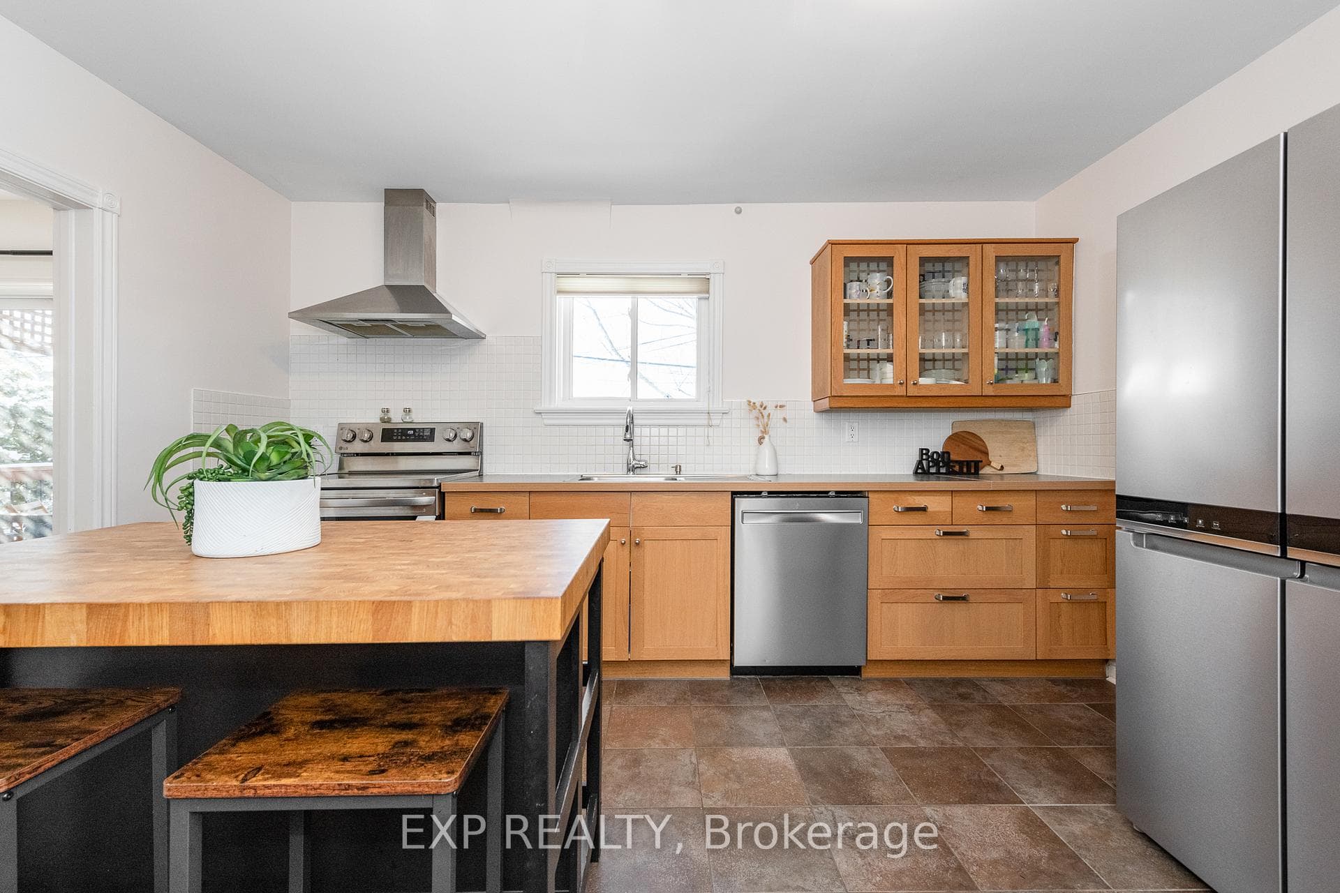 524 Wolffdale Crescent photo 18
