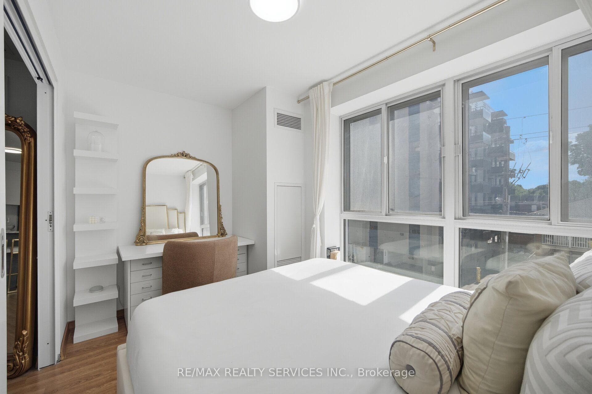 15 Maplewood Avenue Unit 310 photo 9