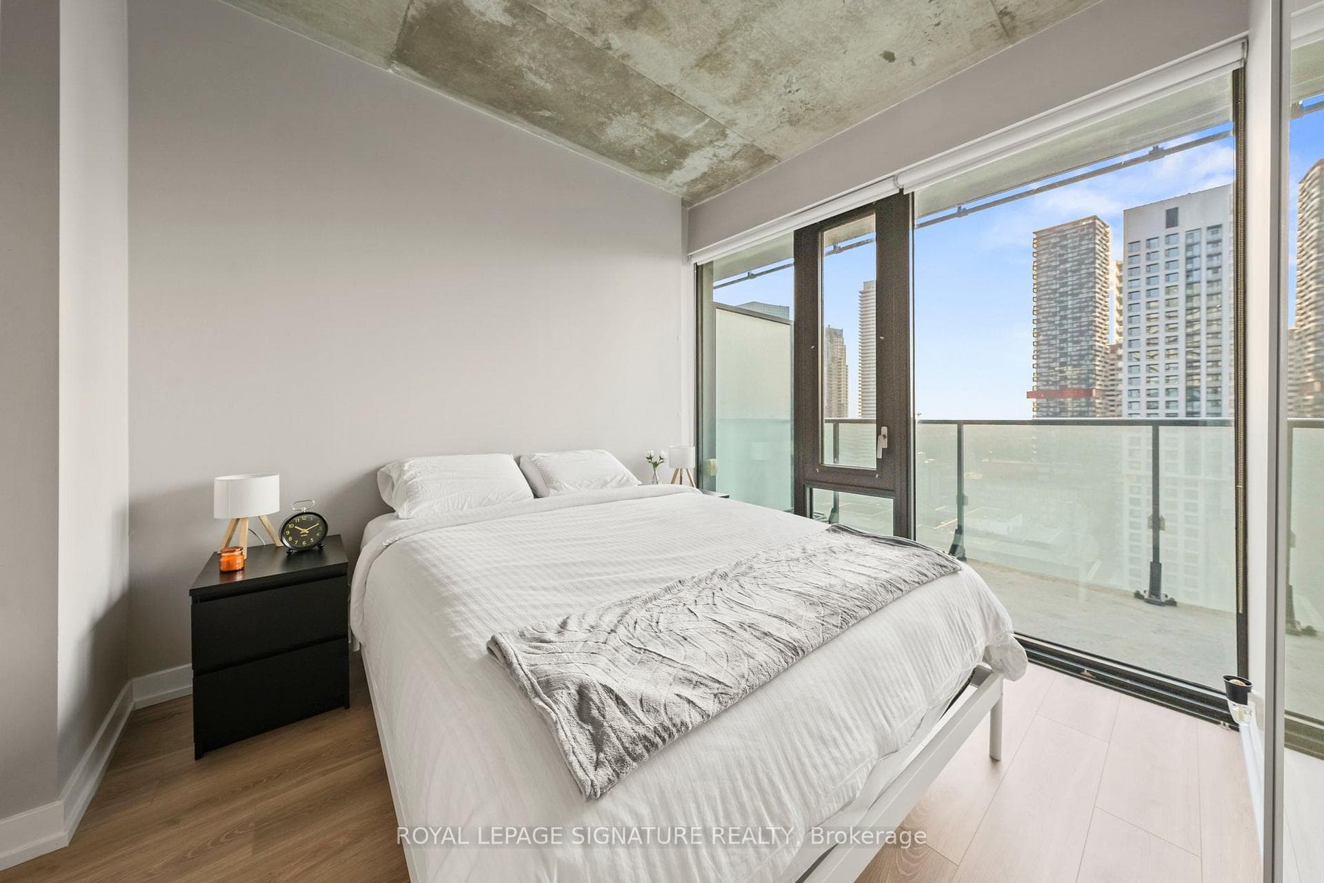 161 Roehampton Avenue Unit 2711 photo 27