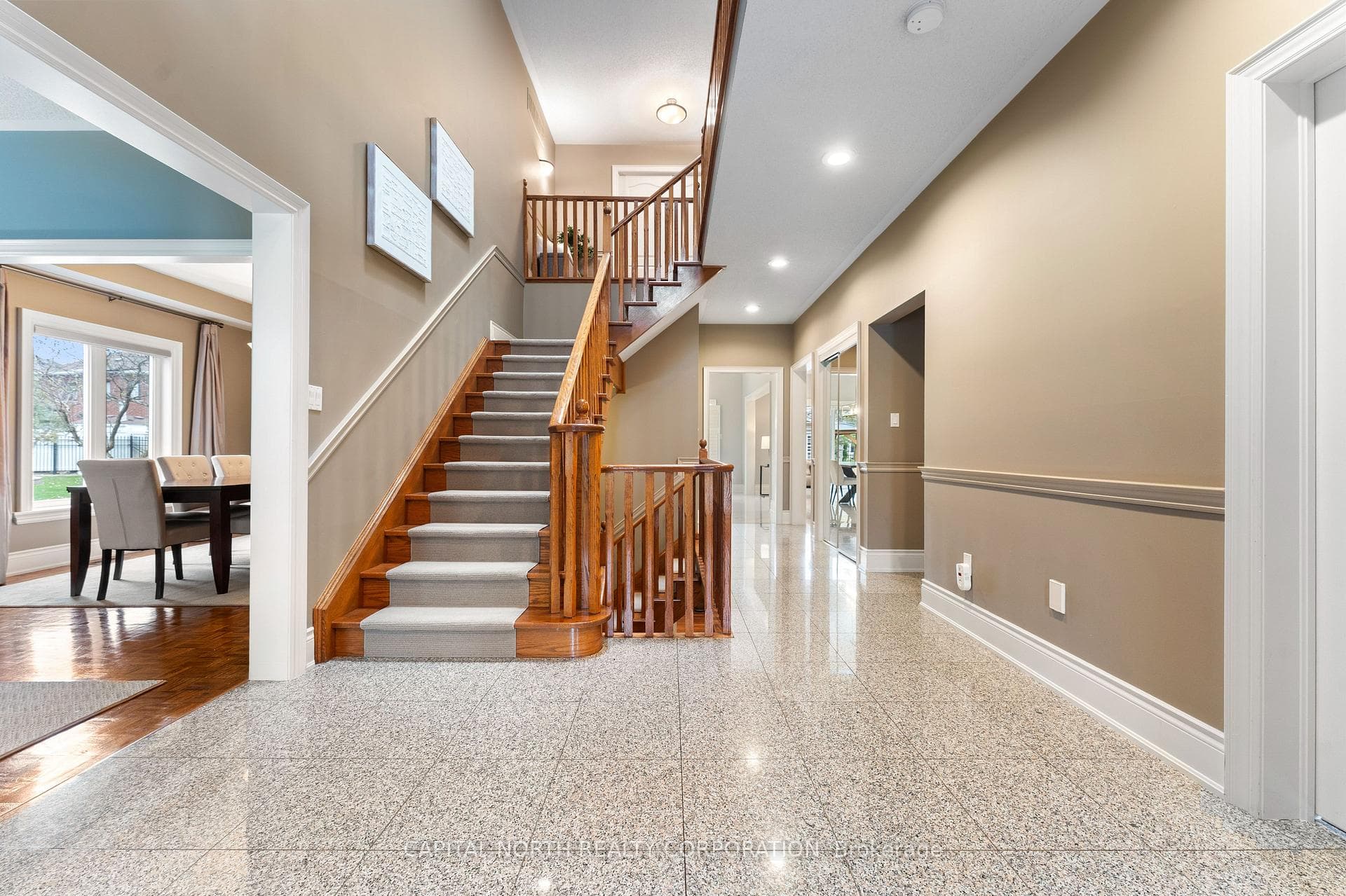 82 Harvester Crescent photo 5