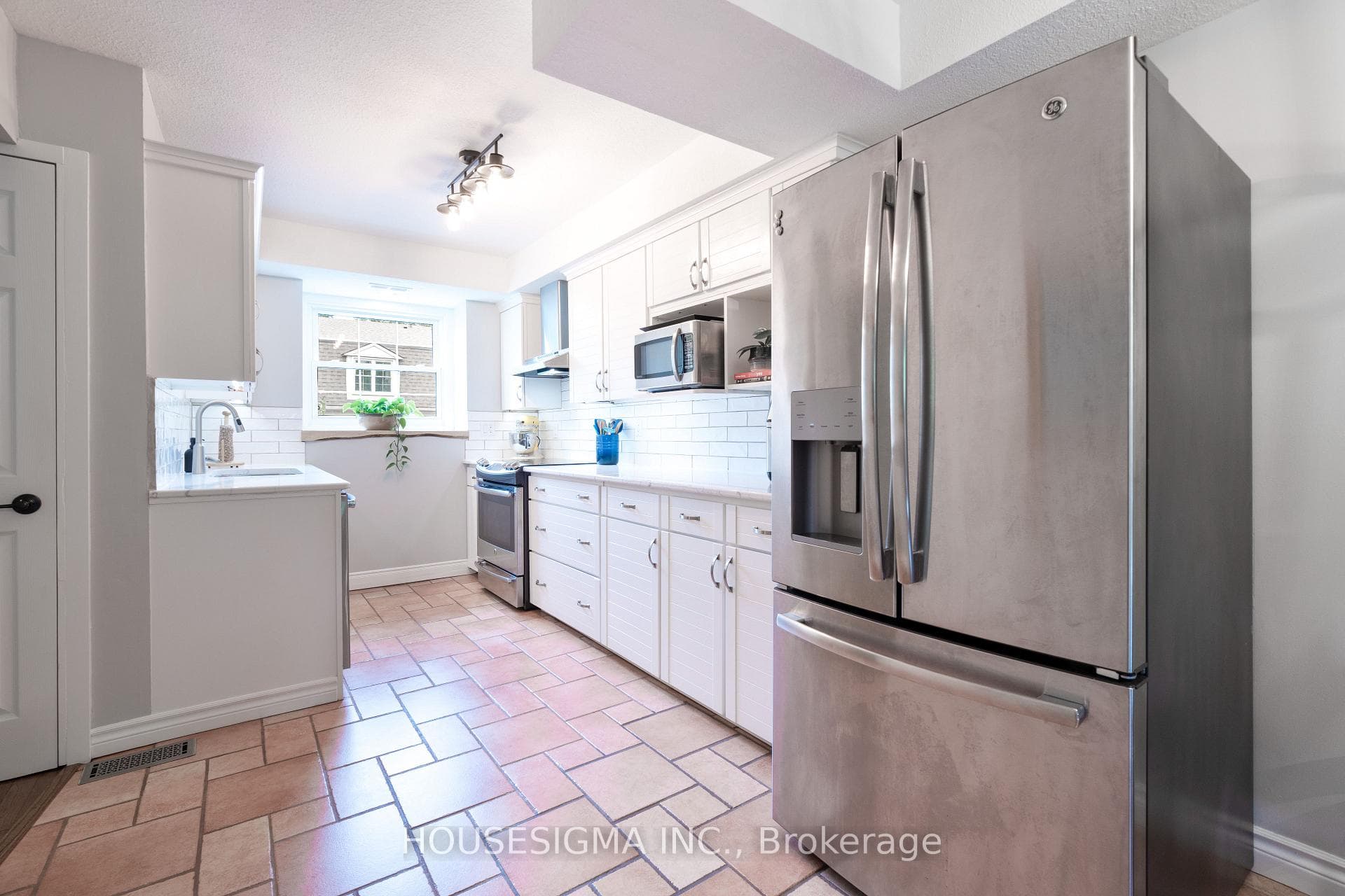900 Pond View Road Unit 122 photo 14