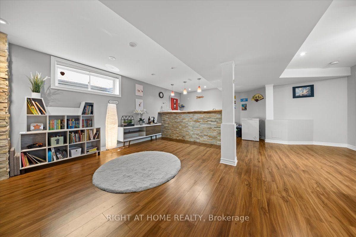 850 Feather Moss Way photo 41