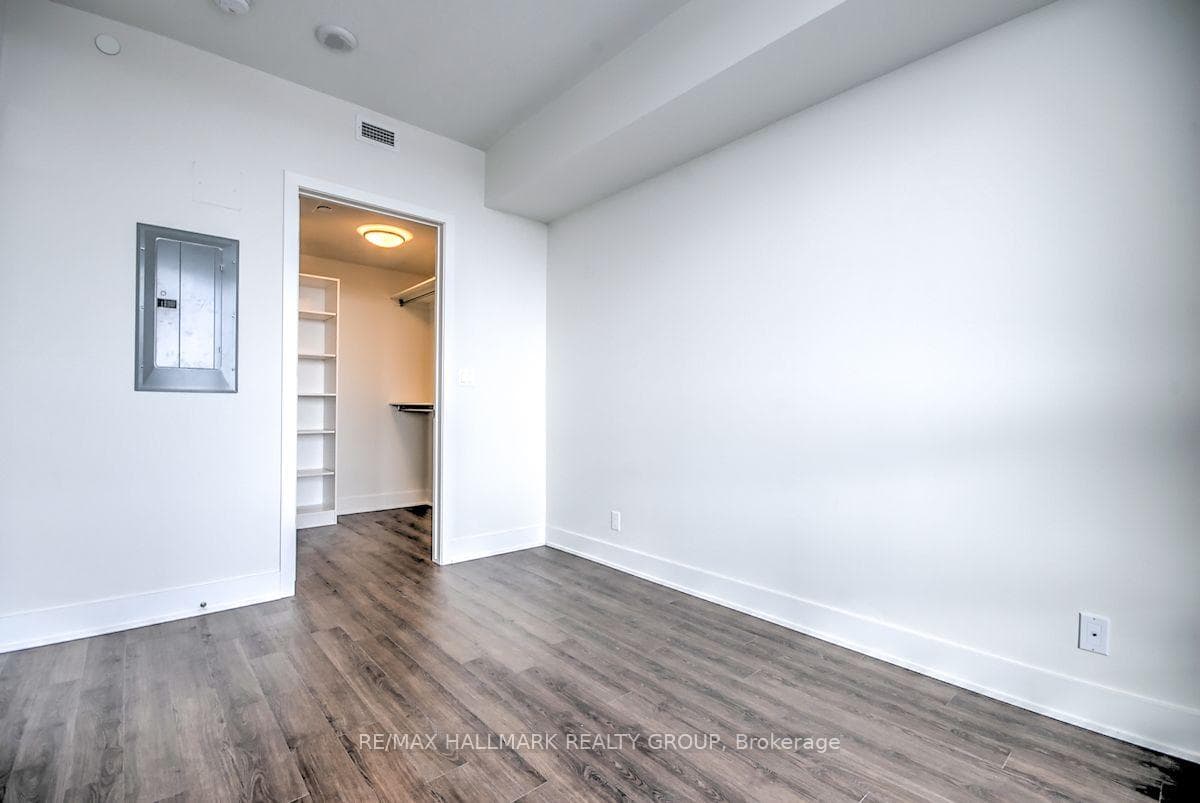 Bedroom + Walk-in closet