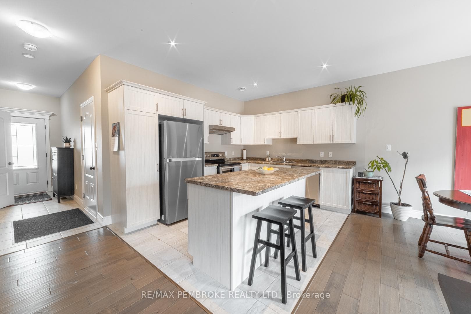 47 Winston Avenue photo 7