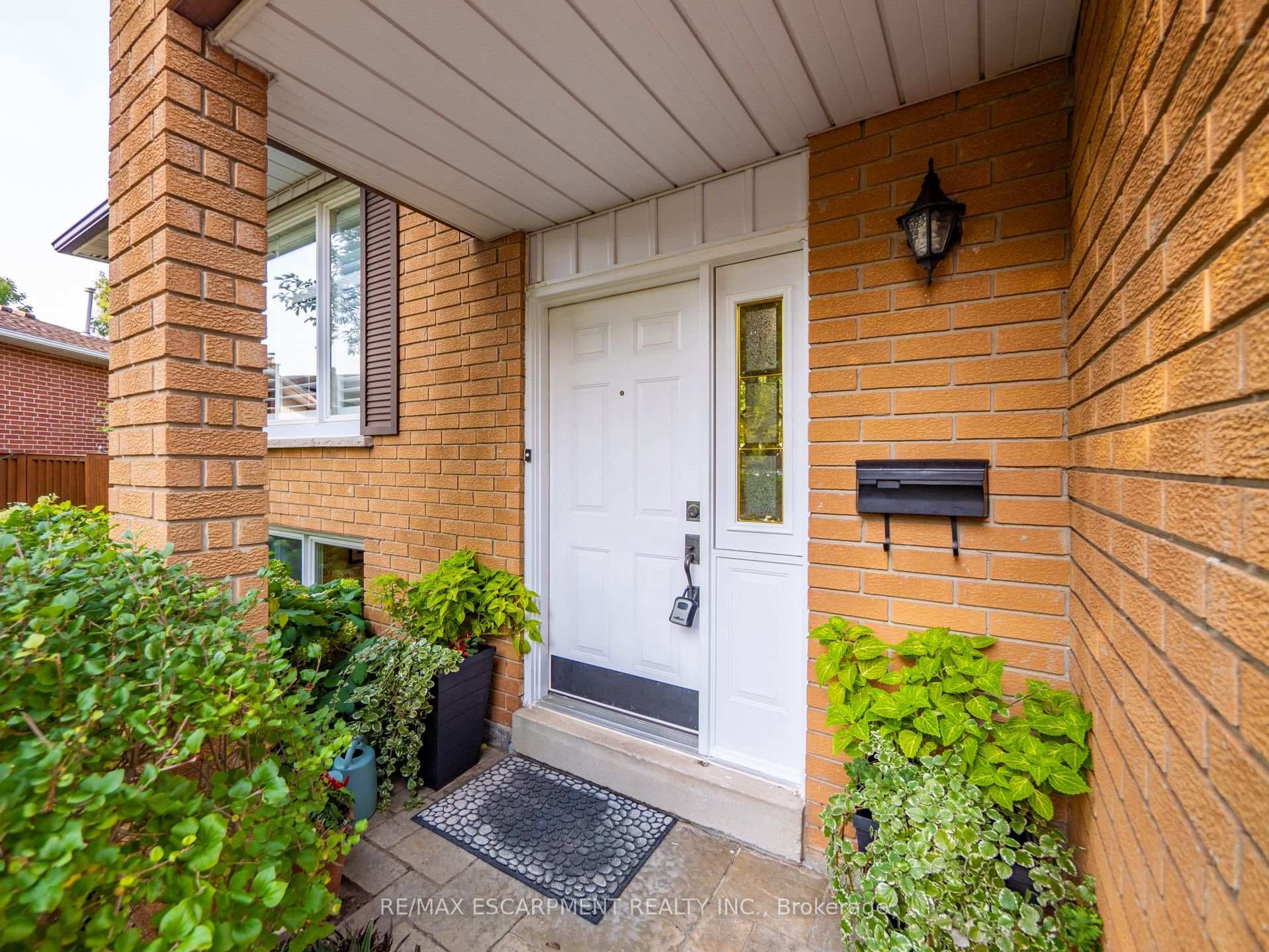 1040 Dowland Crescent photo 4