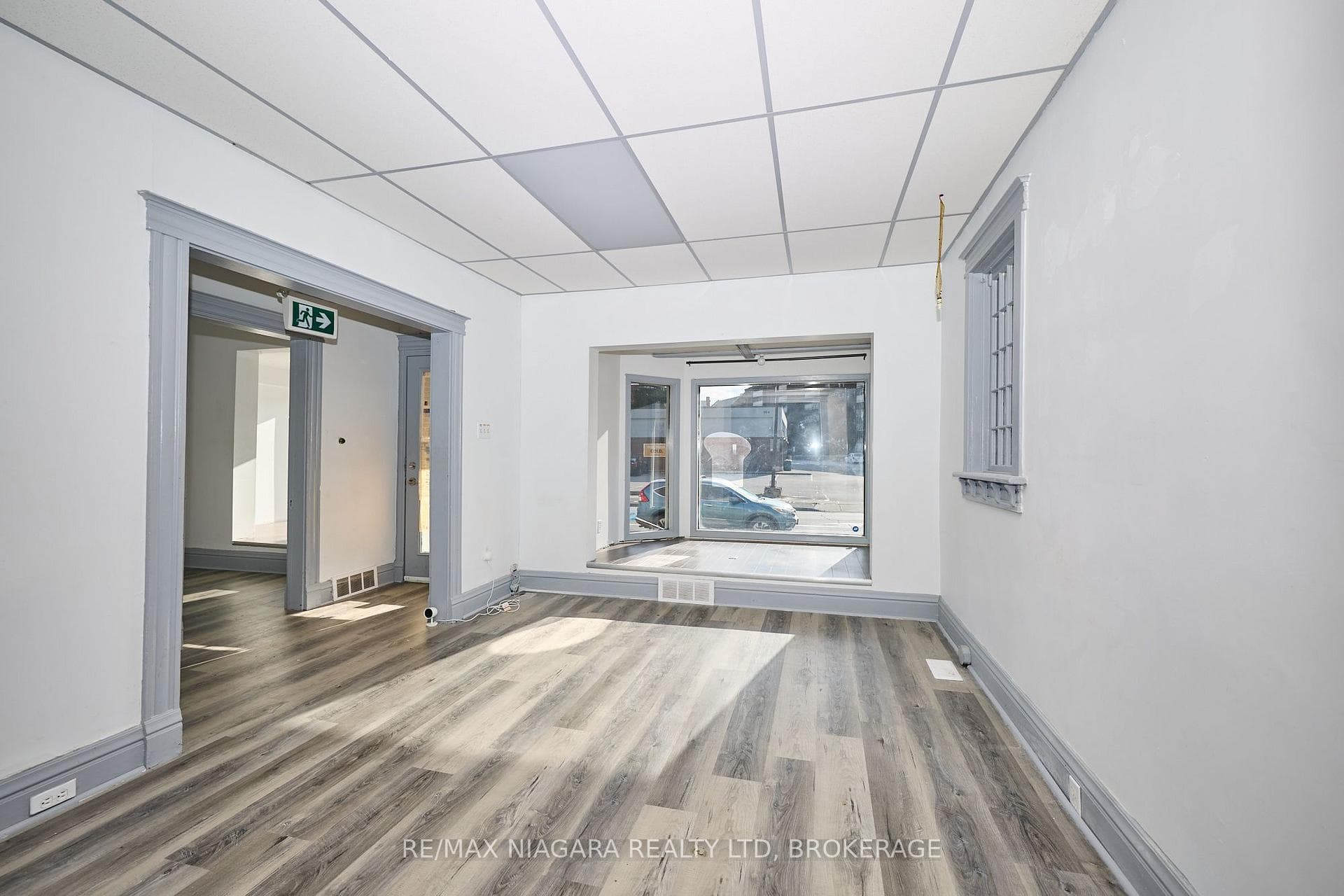 105A Welland Avenue photo 13