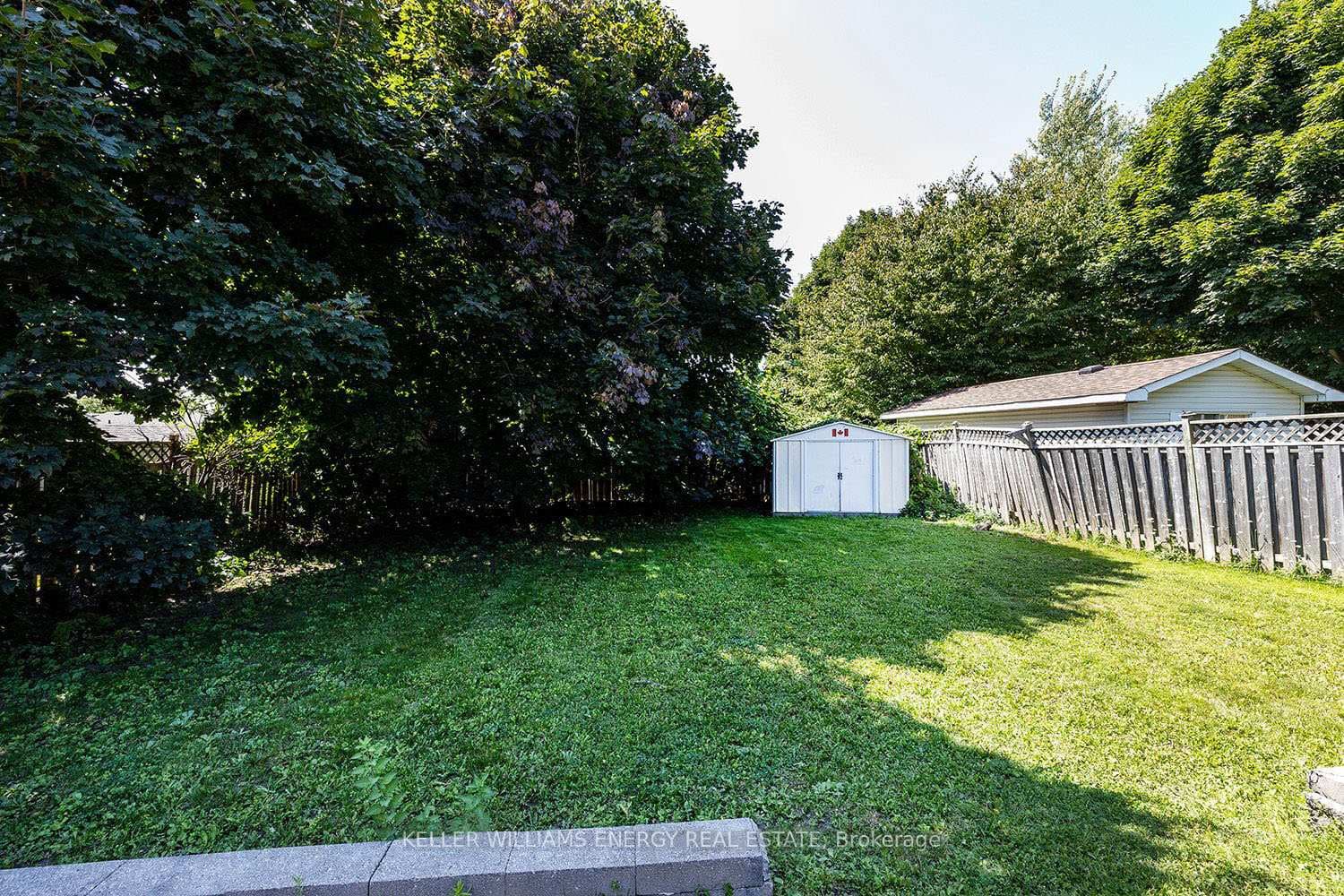 186 Athabasca Street photo 26