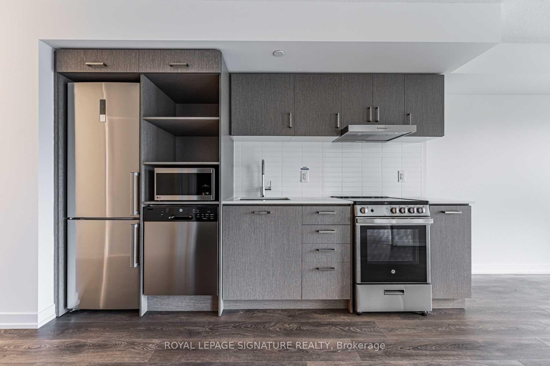 219 Dundas Street Unit 2108 photo 2