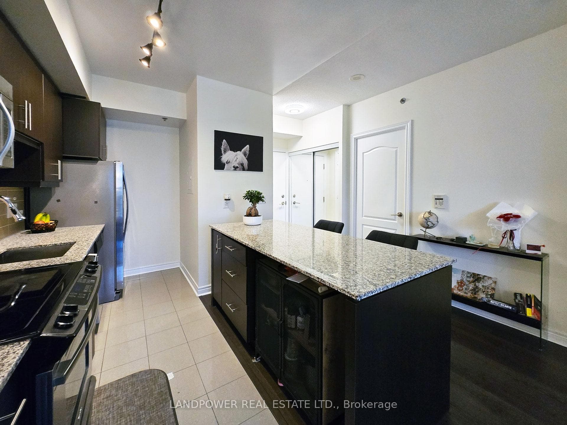 2756 Old Leslie Street Unit 603 photo 5