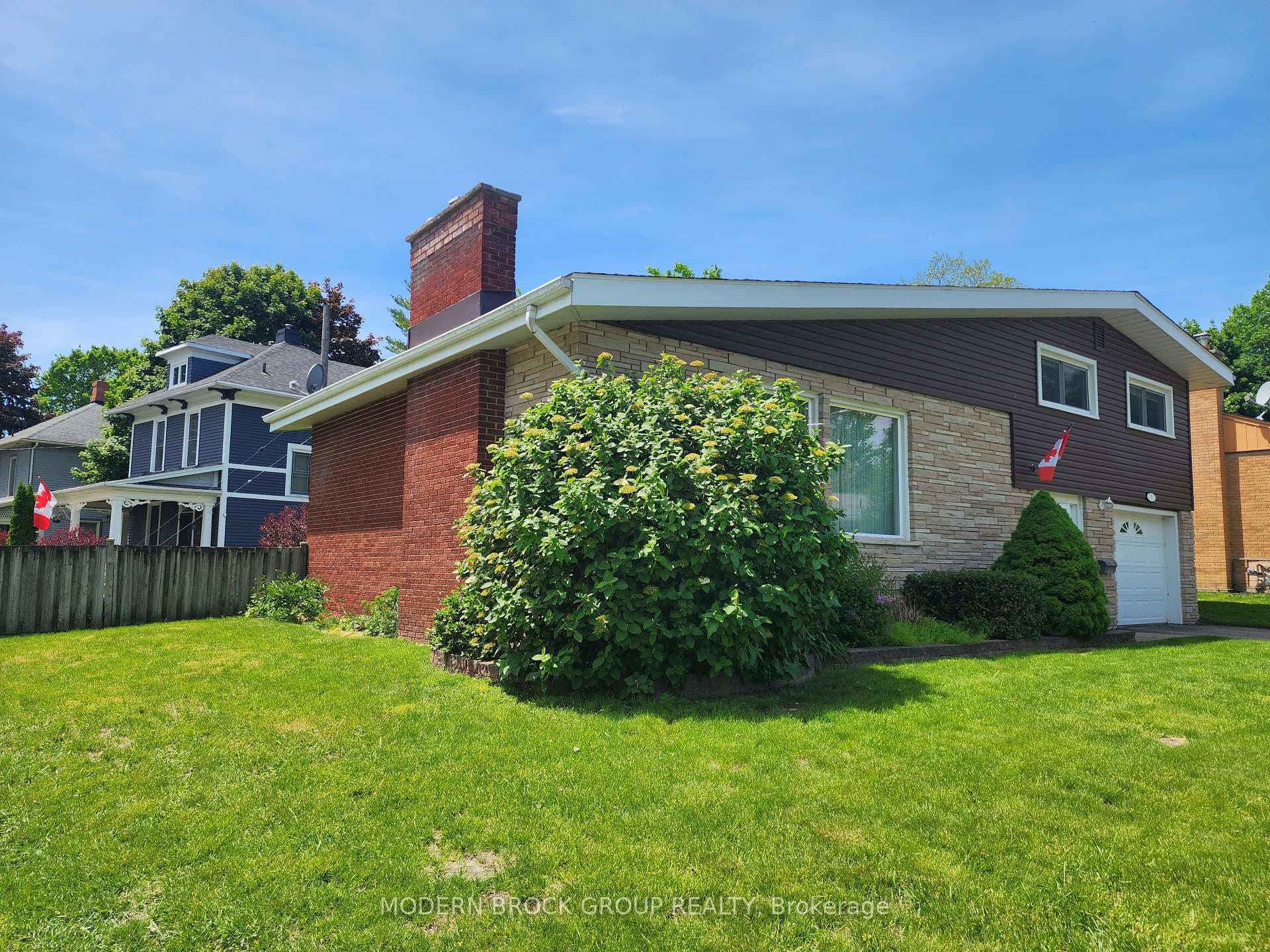 2 Woodlawn Place photo 4