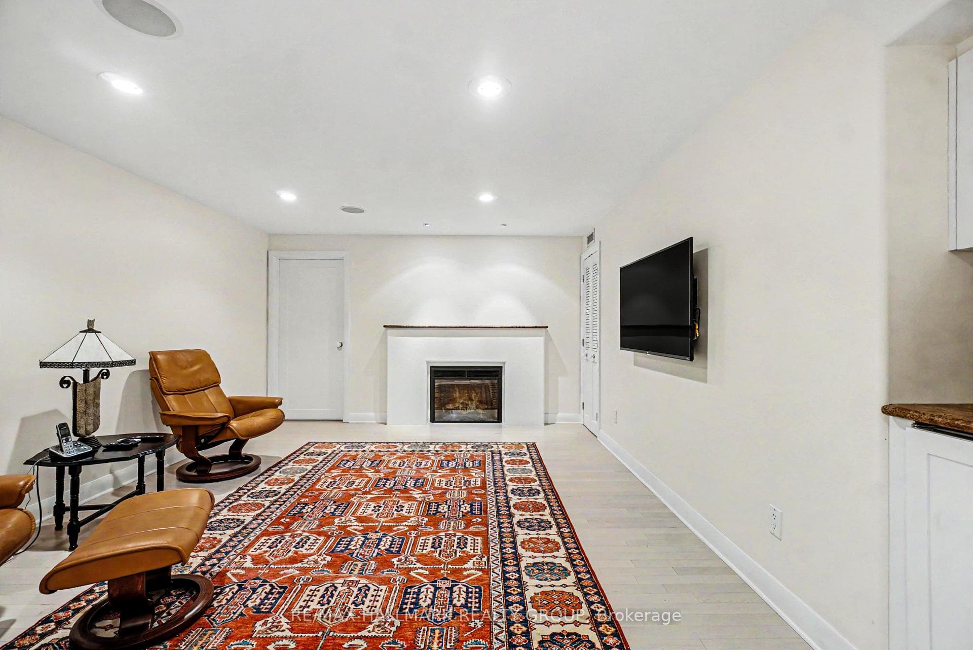 Rec room w/heated flr & fireplace