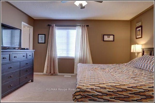 85 Lander Crescent photo 15