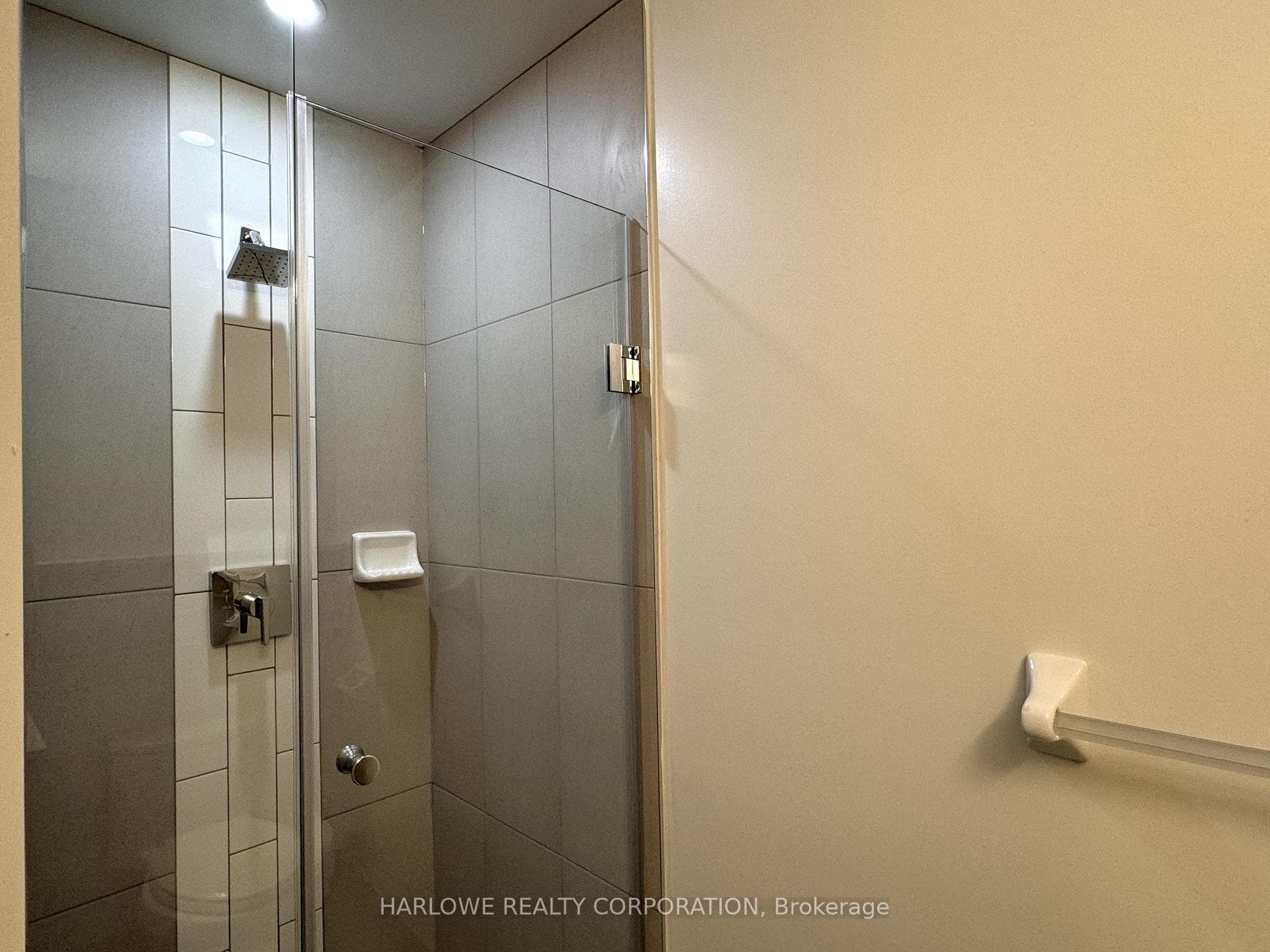 70 Princess Street Unit 605 E photo 13