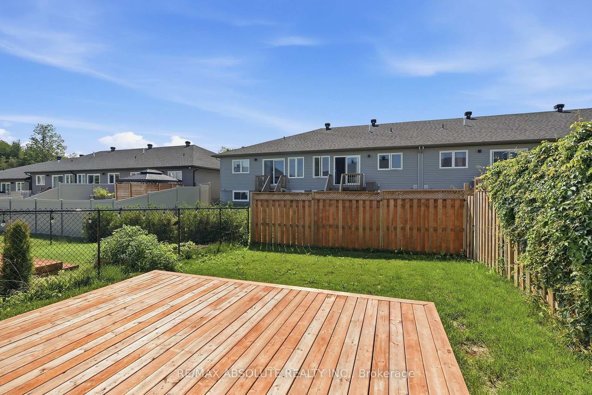 971 LEISHMAN Drive photo 31