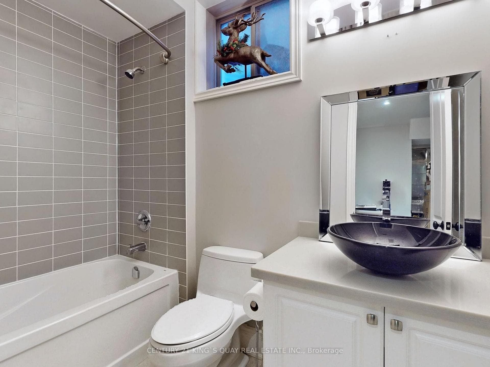 182 Crane Street photo 27