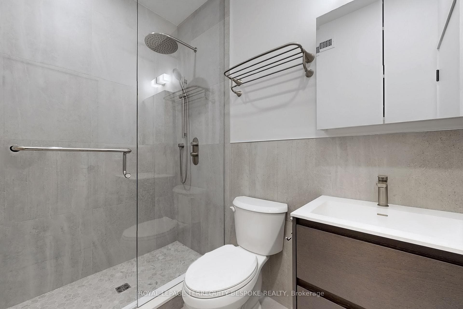 363 Euclid Avenue Unit Laneway photo 23