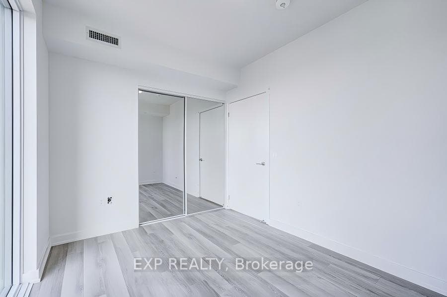 238 Simcoe Street Unit 3503 photo 11