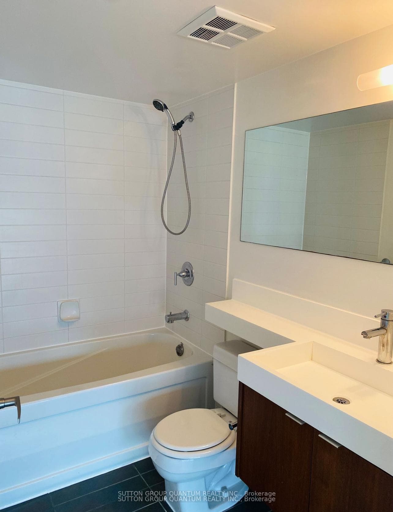 25 Telegram Mews Unit 502 photo 9