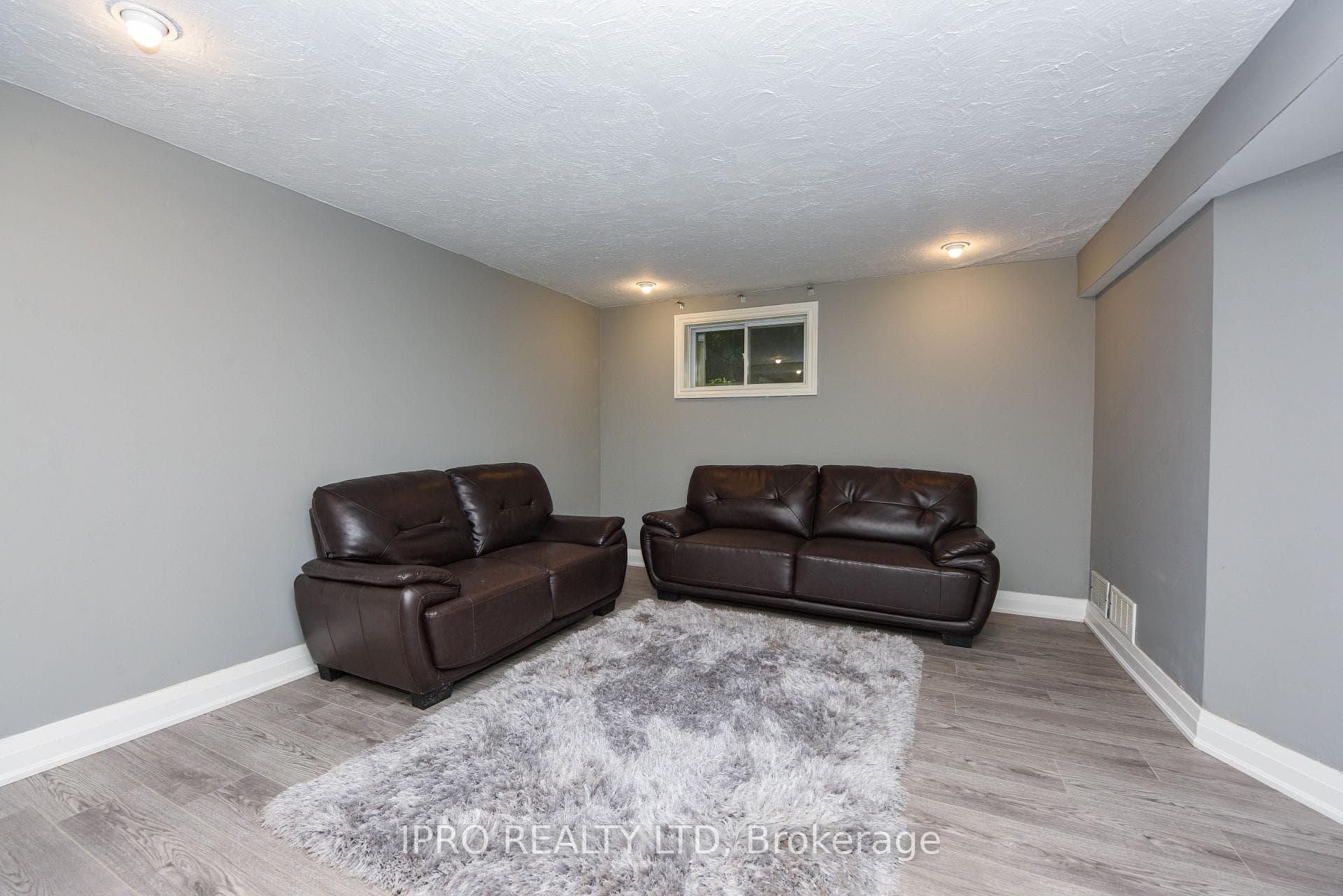 1259 Ogden Avenue photo 16